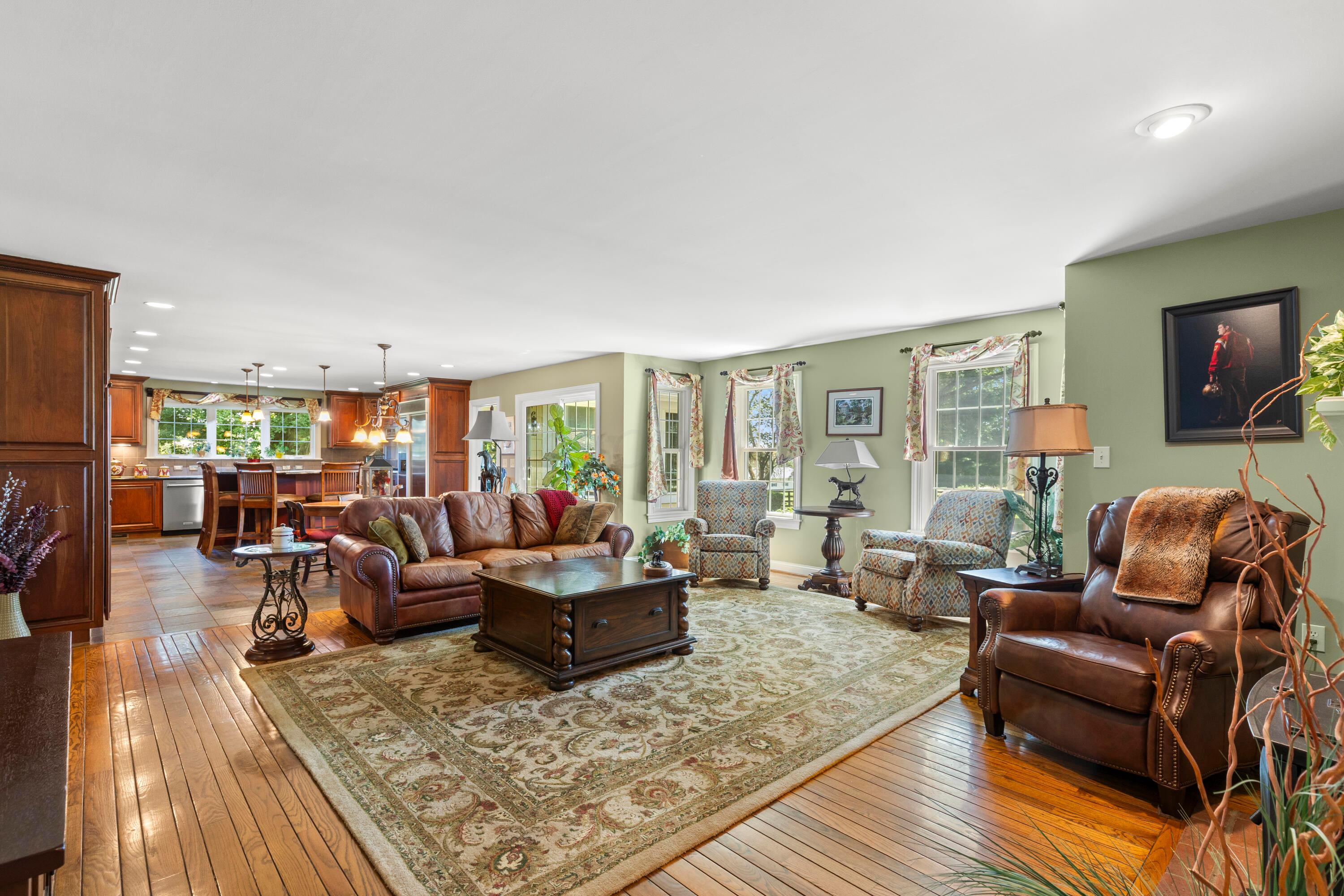 Lancaster, Ohio, 43130, United States, 4 Bedrooms Bedrooms, ,4 BathroomsBathrooms,Residential,Active,1910133