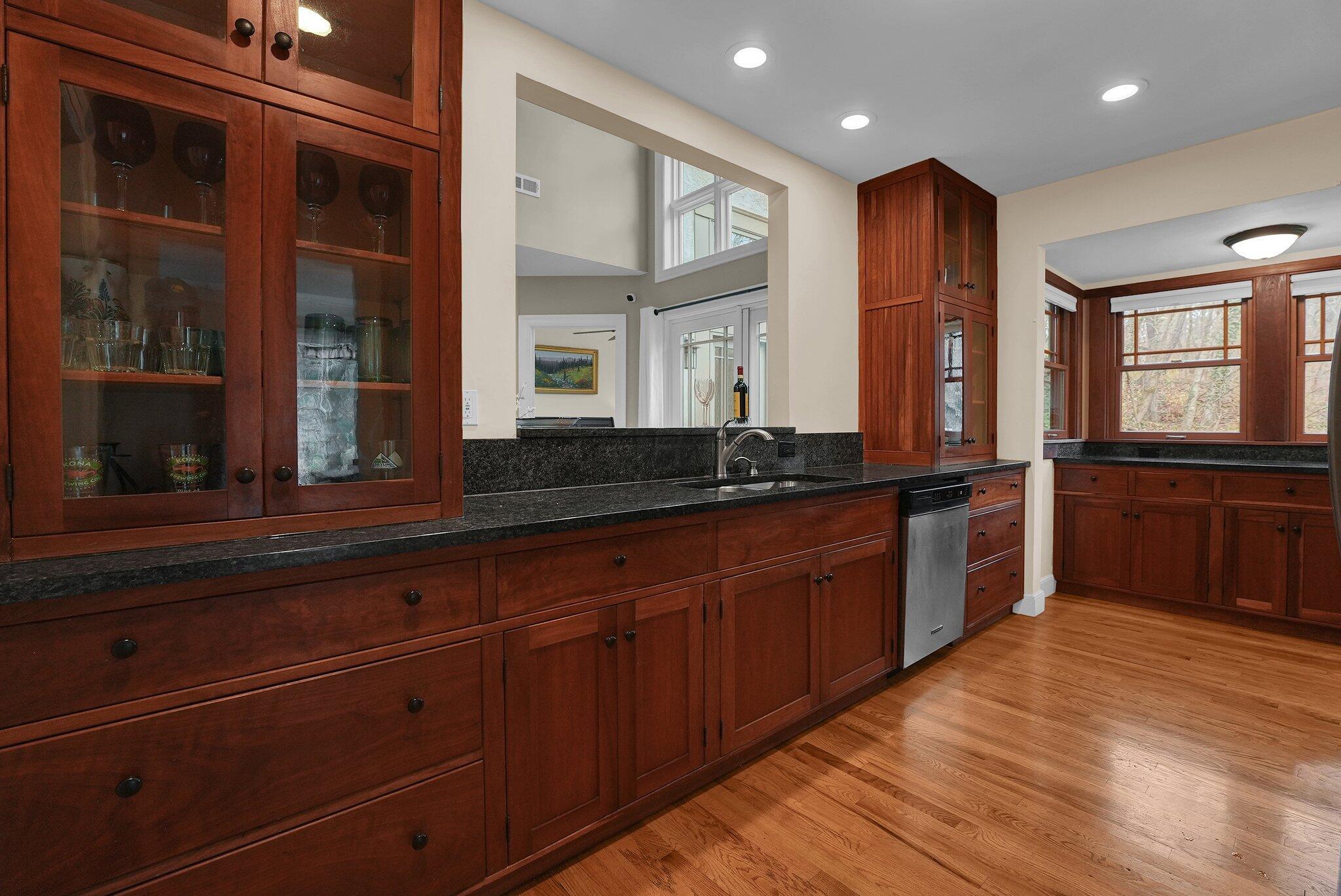 Columbus, Ohio, 43202, United States, 4 Bedrooms Bedrooms, ,4 BathroomsBathrooms,Residential,Active,1748765