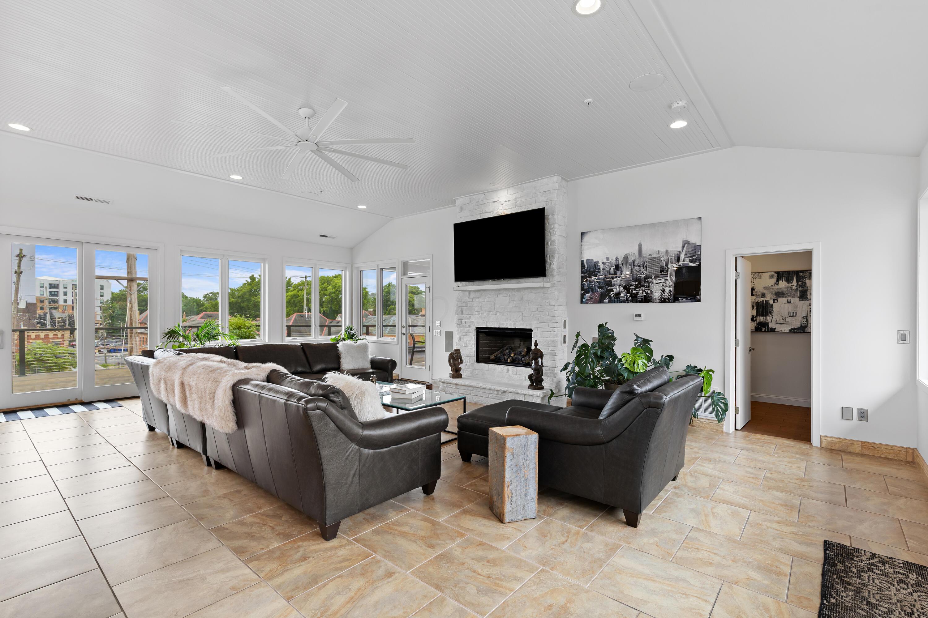 Columbus, Ohio, 43201, United States, 3 Bedrooms Bedrooms, ,5 BathroomsBathrooms,Residential,Active,1894778