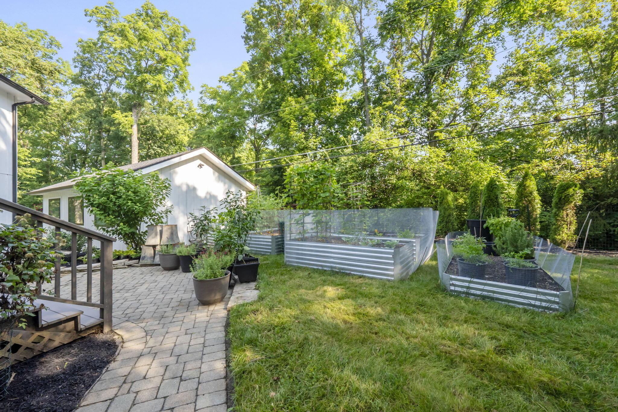 Dublin, Ohio, 43016, United States, 3 Bedrooms Bedrooms, ,3 BathroomsBathrooms,Residential,Active,1894186