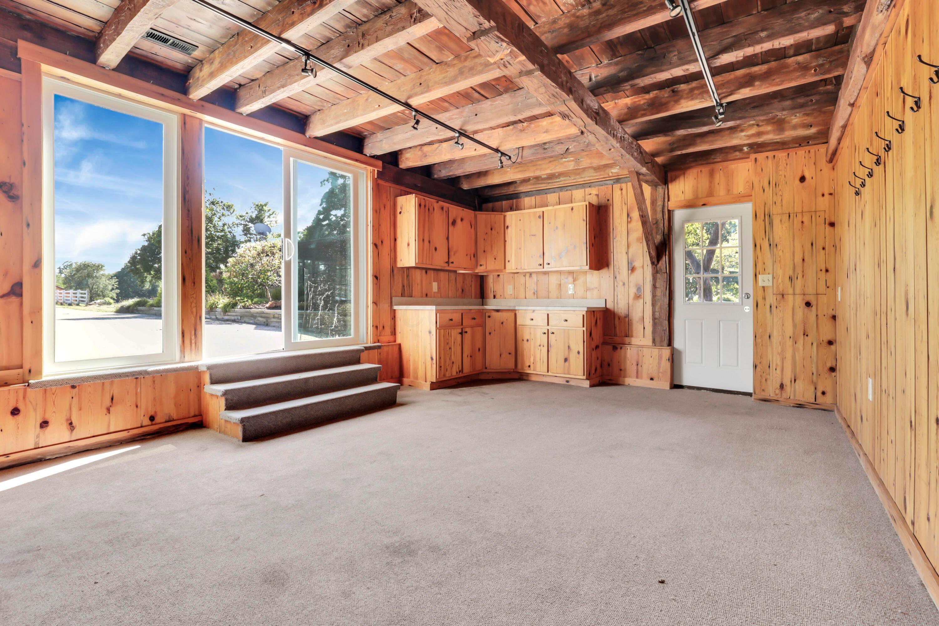 Newark, Ohio, 43055, United States, 5 Bedrooms Bedrooms, ,6 BathroomsBathrooms,Residential,Active,1909629