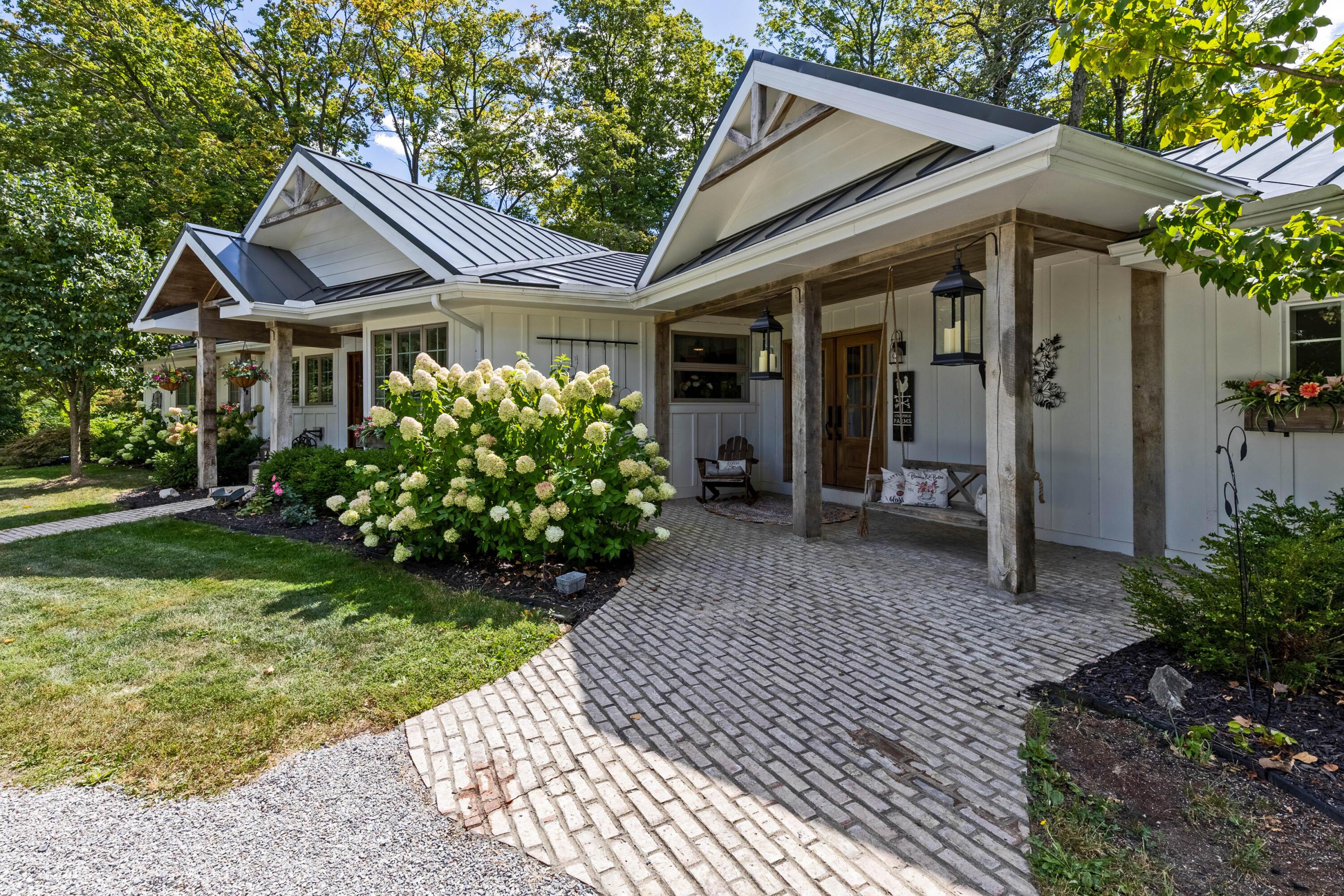 Centerburg, Ohio, 43011, United States, 5 Bedrooms Bedrooms, ,5 BathroomsBathrooms,Residential,Active,1999913