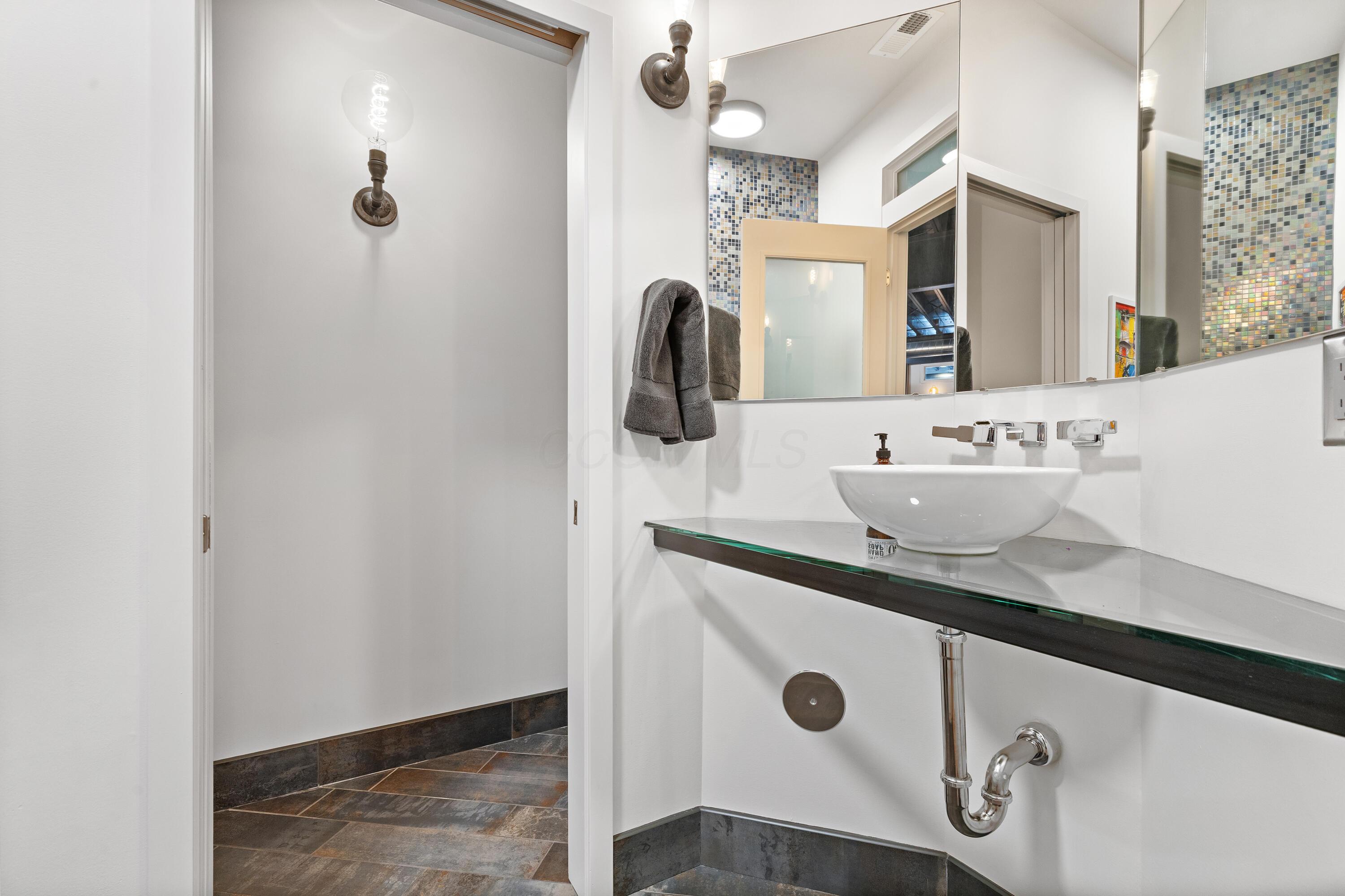 Columbus, Ohio, 43201, United States, 3 Bedrooms Bedrooms, ,5 BathroomsBathrooms,Residential,Active,1894778