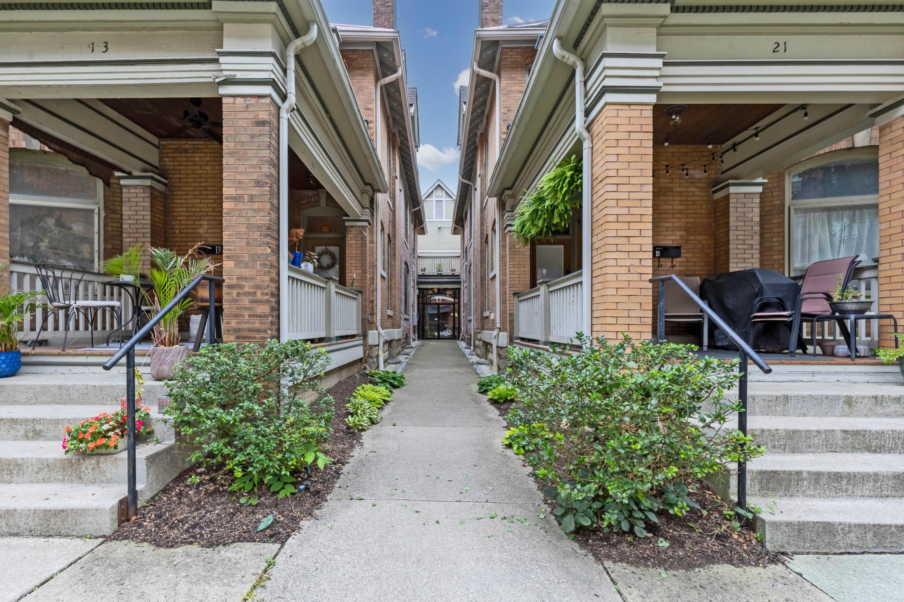 Columbus, Ohio, 43201, United States, 3 Bedrooms Bedrooms, ,5 BathroomsBathrooms,Residential,Active,1894778