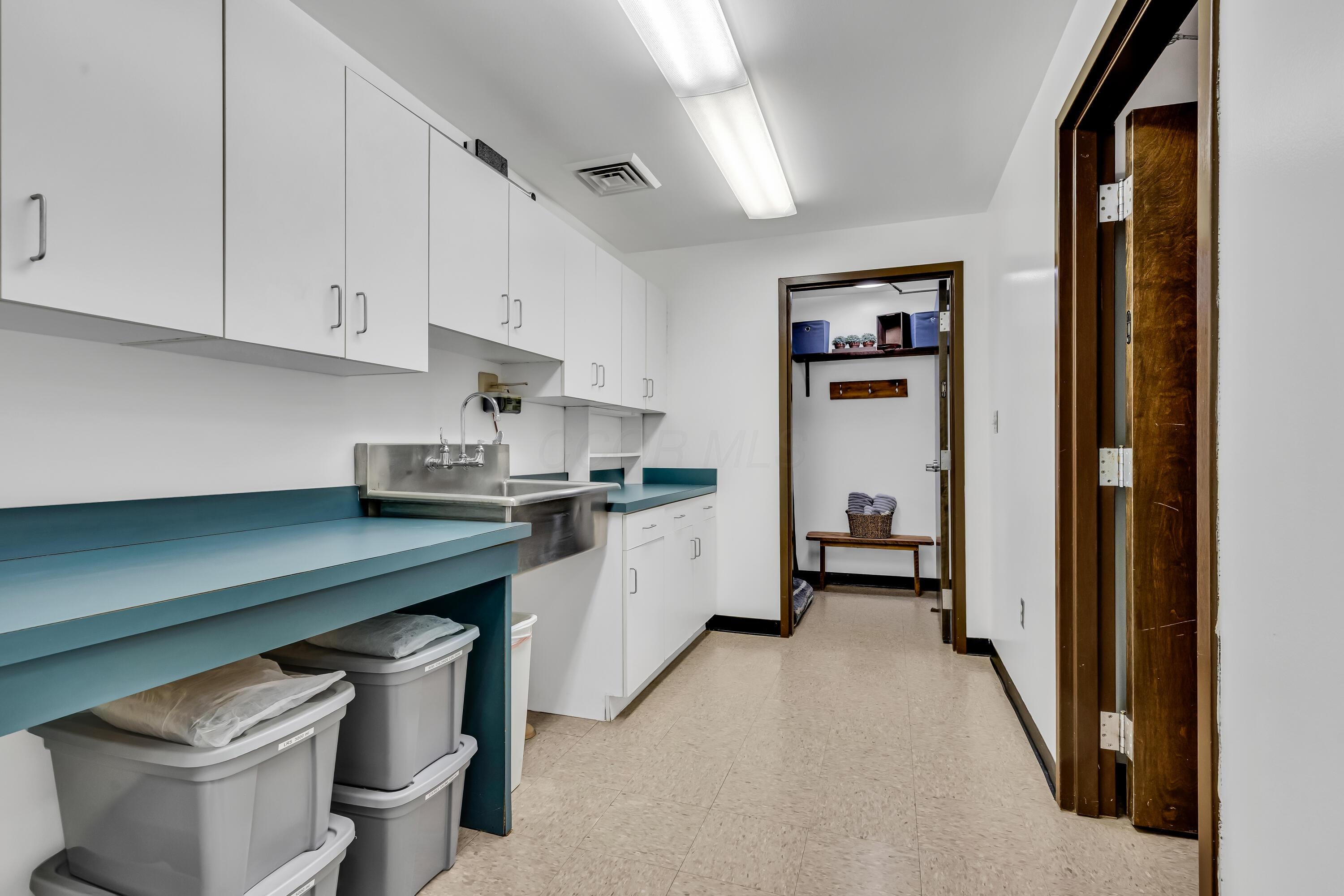 Lancaster, Ohio, 43130, United States, 4 Bedrooms Bedrooms, ,4 BathroomsBathrooms,Residential,Active,1910133