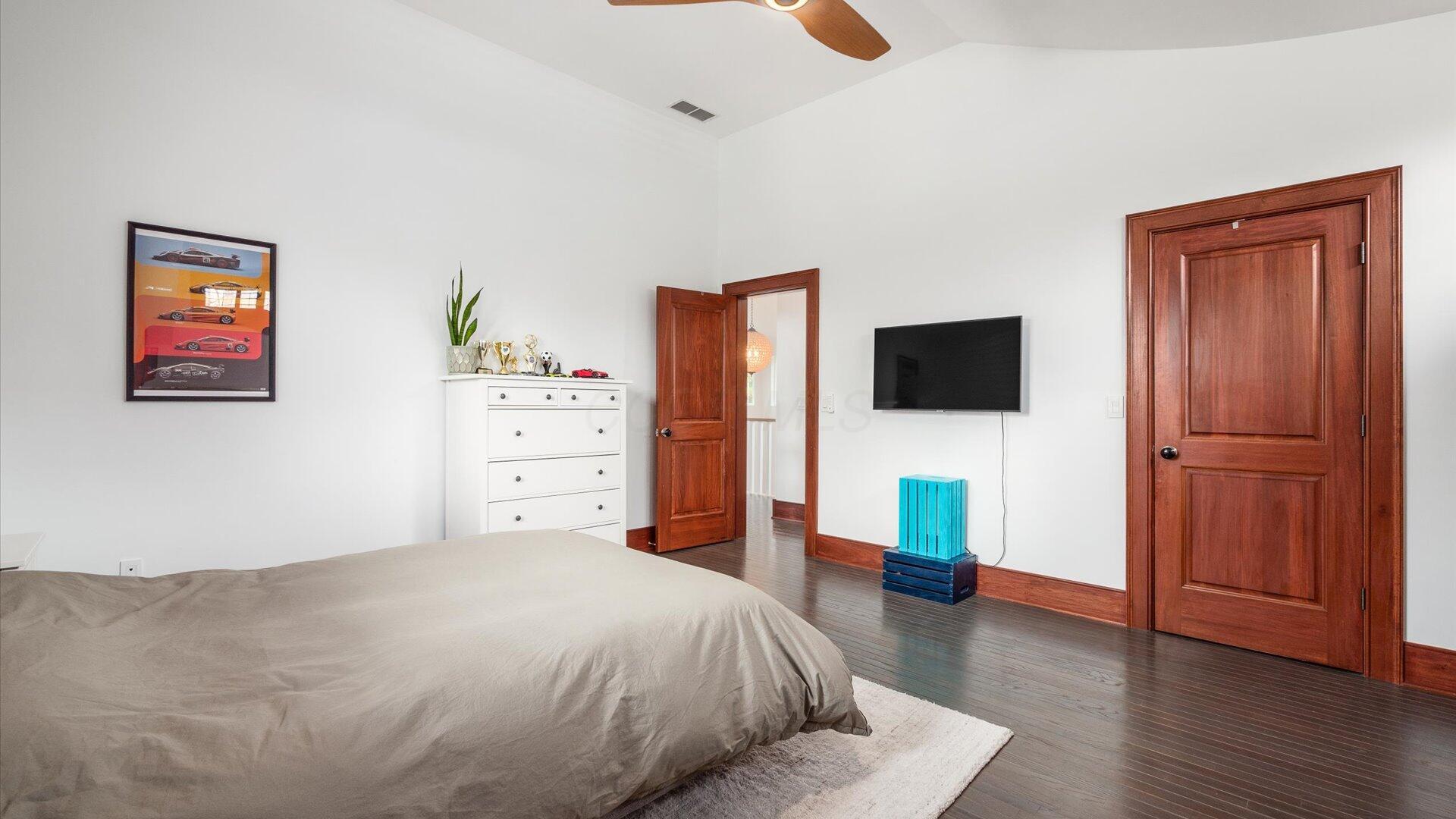 Granville, Ohio, 43023, United States, 4 Bedrooms Bedrooms, ,5 BathroomsBathrooms,Residential,Active,2015467