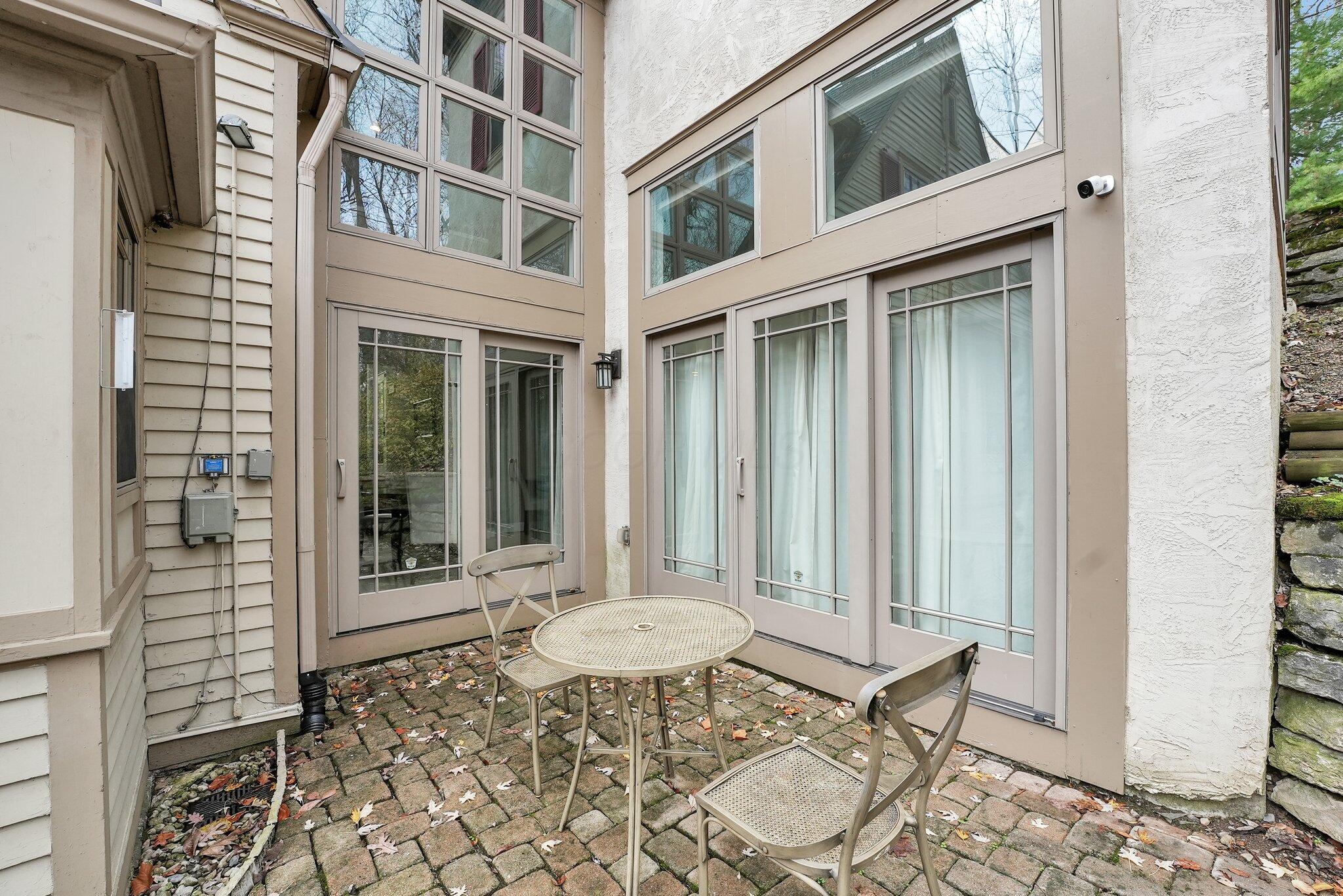 Columbus, Ohio, 43202, United States, 4 Bedrooms Bedrooms, ,4 BathroomsBathrooms,Residential,Active,1748765