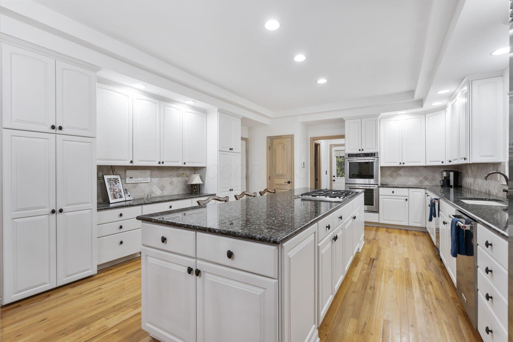 Powell, Ohio, 43065, United States, 5 Bedrooms Bedrooms, ,6 BathroomsBathrooms,Residential,Active,1989786