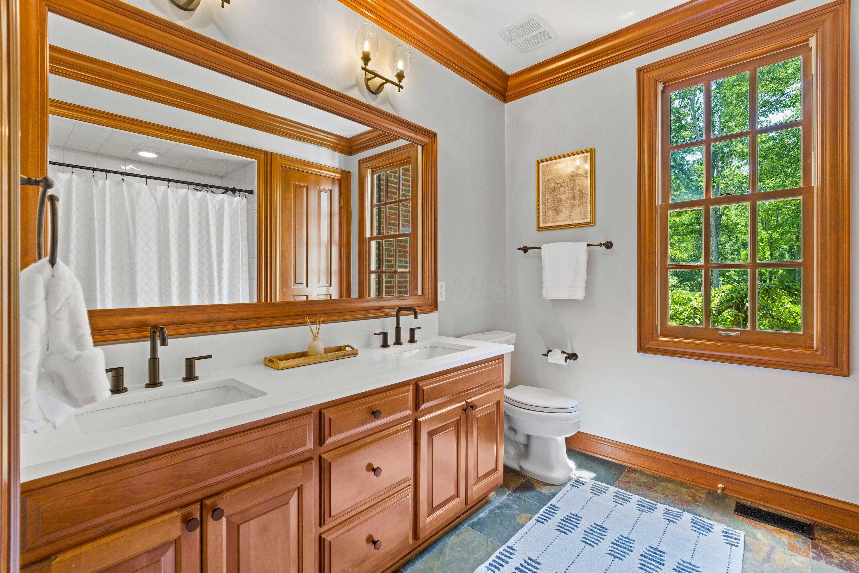 Sunbury, Ohio, 43074, United States, 5 Bedrooms Bedrooms, ,7 BathroomsBathrooms,Residential,Active,1912834