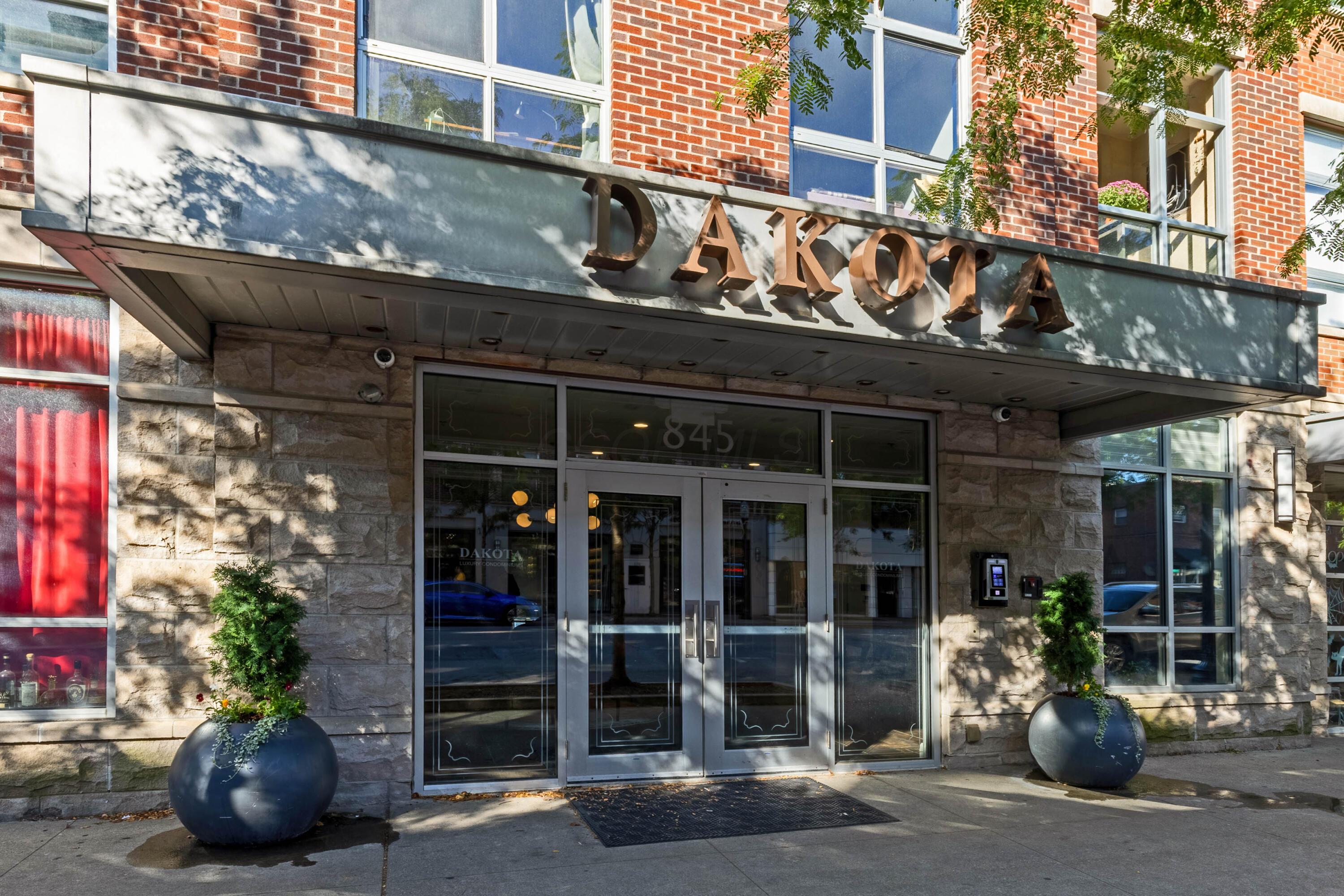 Columbus, Ohio, 43215, United States, 3 Bedrooms Bedrooms, ,4 BathroomsBathrooms,Residential,Active,1954011