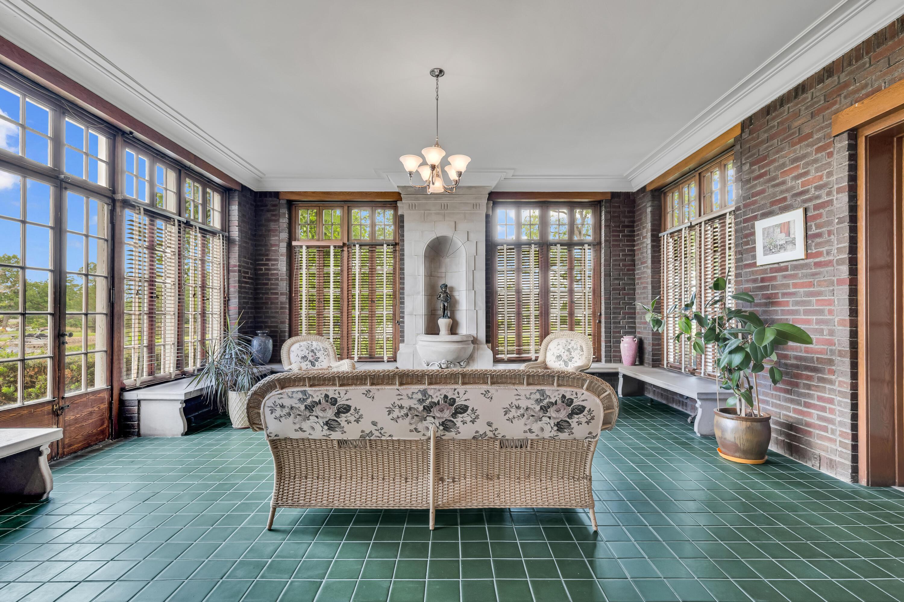 Thornville, Ohio, 43076, United States, 9 Bedrooms Bedrooms, ,7 BathroomsBathrooms,Residential,Active,1821951