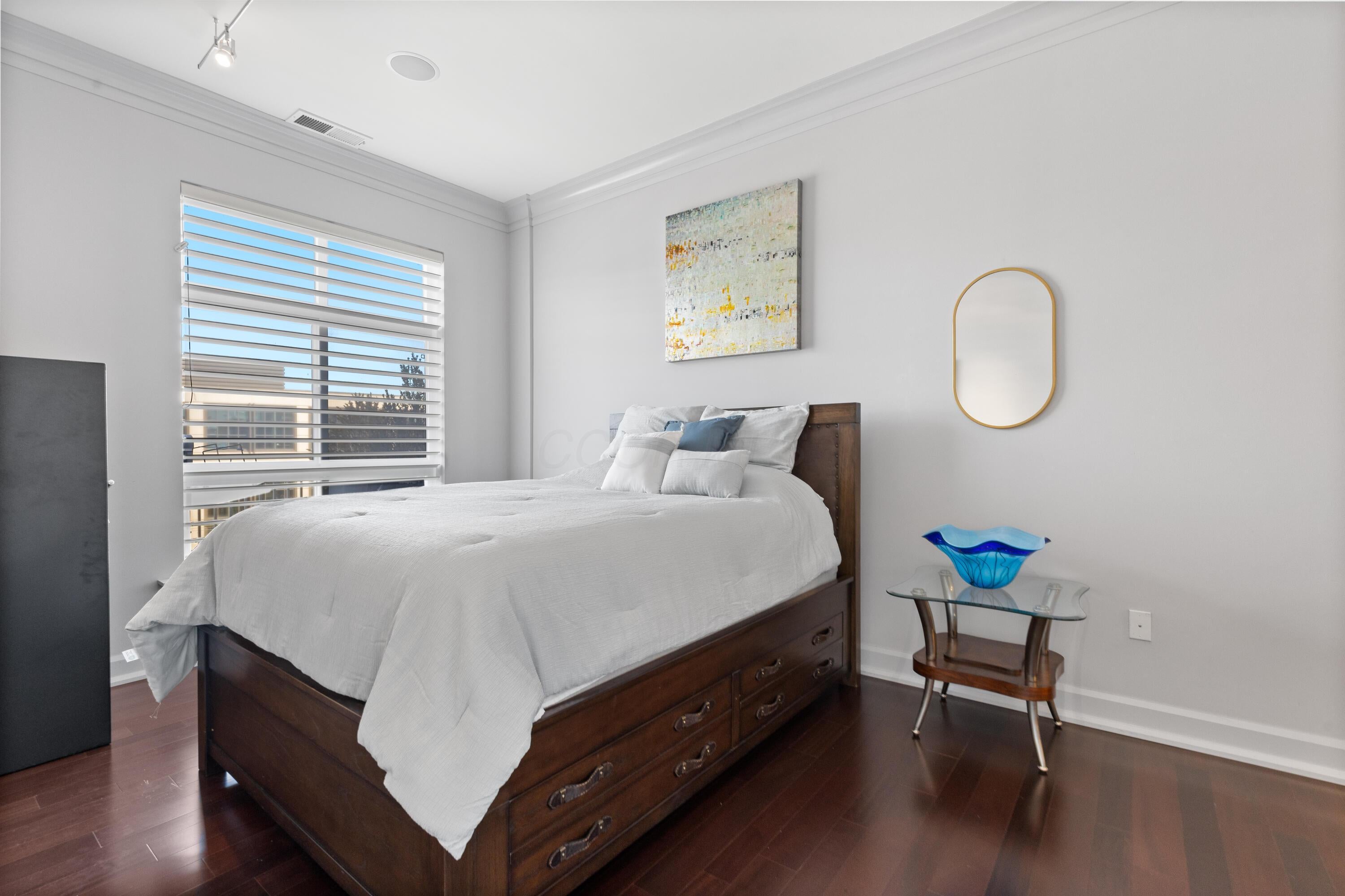 Columbus, Ohio, 43215, United States, 3 Bedrooms Bedrooms, ,4 BathroomsBathrooms,Residential,Active,1954011