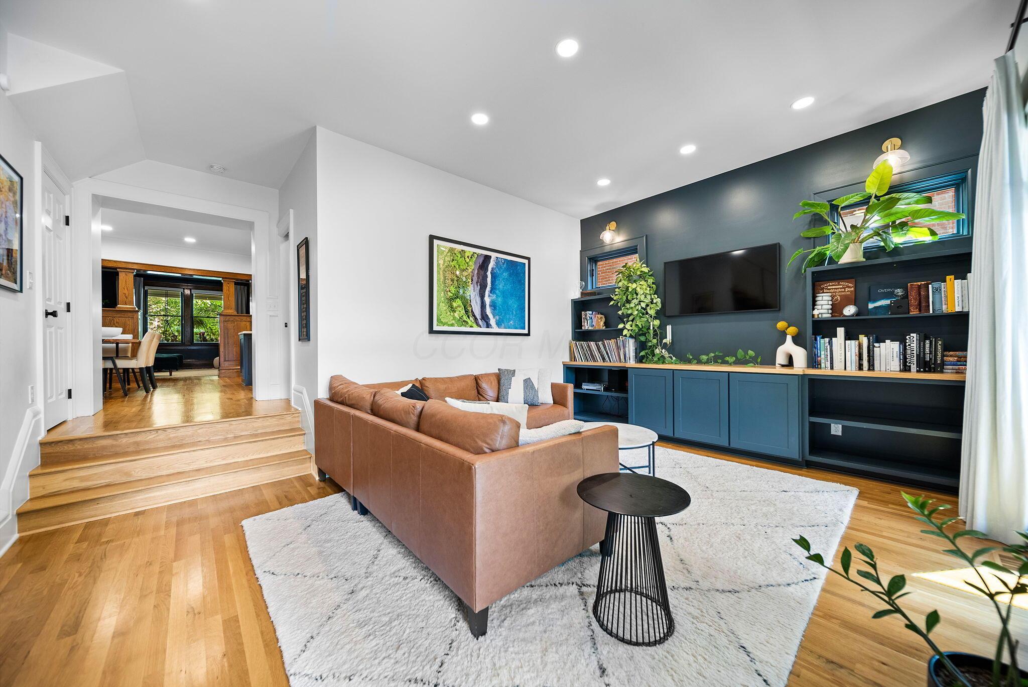 Columbus, Ohio, 43206, United States, 4 Bedrooms Bedrooms, ,4 BathroomsBathrooms,Residential,Active,1929688