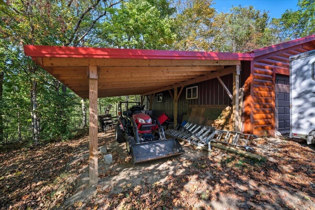 Fredericktown, Ohio, 43019, United States, 8 Bedrooms Bedrooms, ,7 BathroomsBathrooms,Residential,Active,1953994