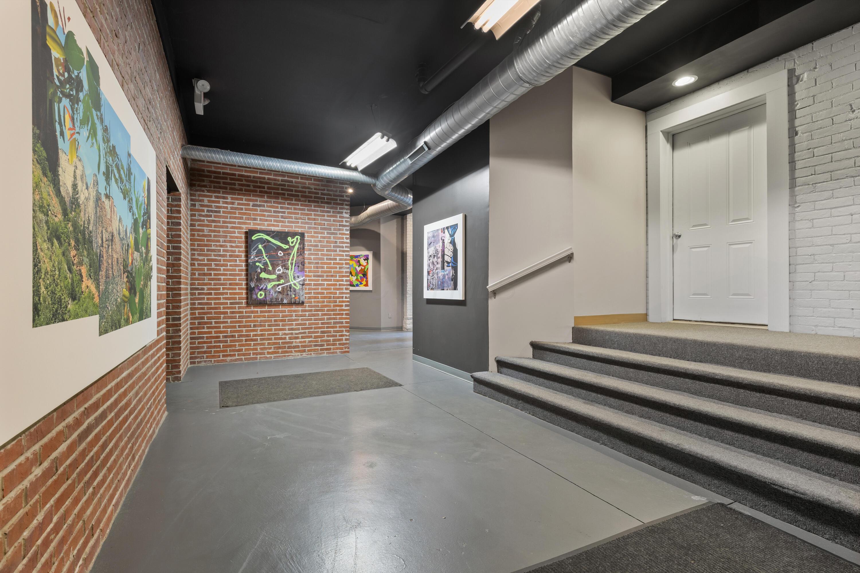 Columbus, Ohio, 43201, United States, 3 Bedrooms Bedrooms, ,5 BathroomsBathrooms,Residential,Active,1894778