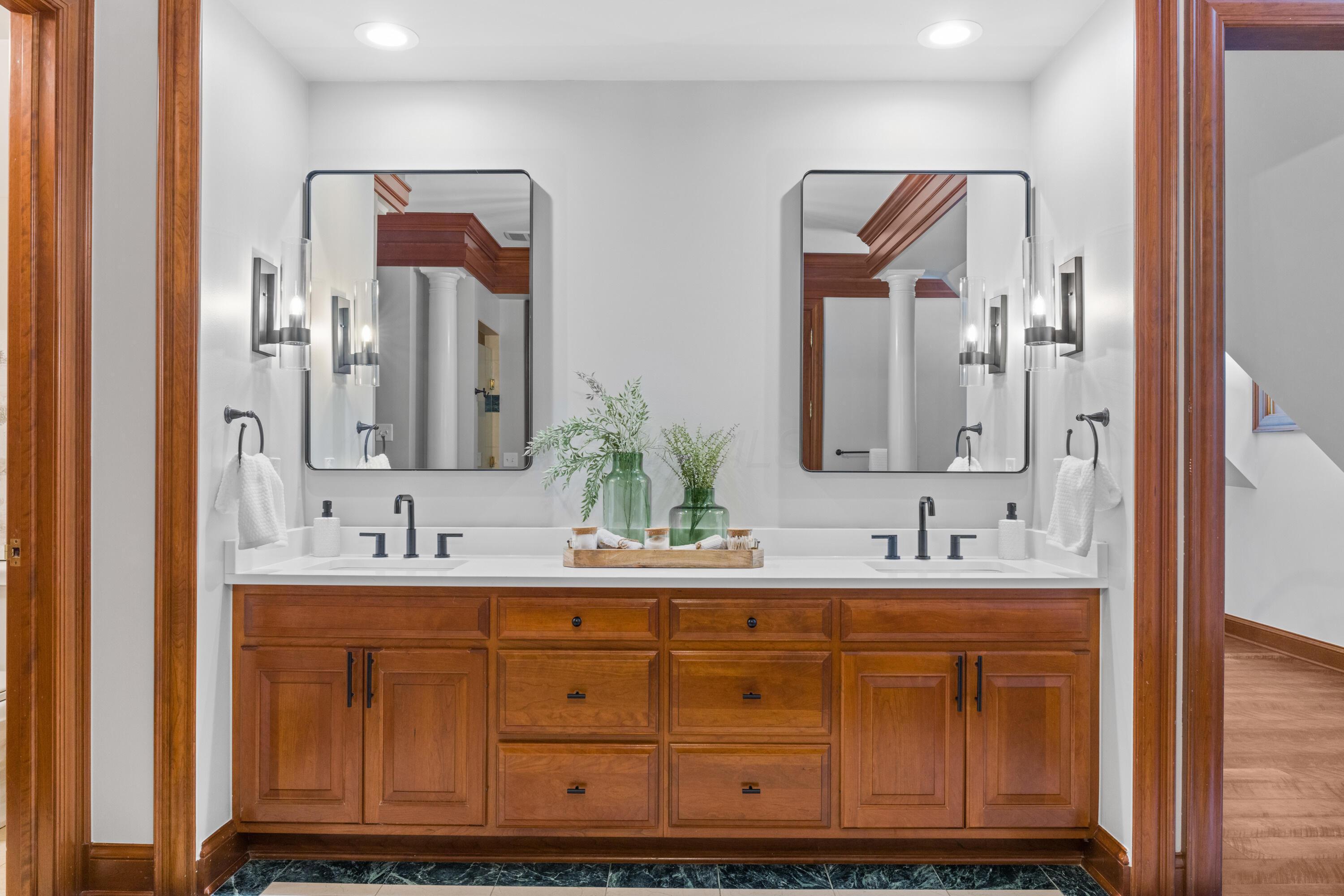 Sunbury, Ohio, 43074, United States, 5 Bedrooms Bedrooms, ,7 BathroomsBathrooms,Residential,Active,1912834