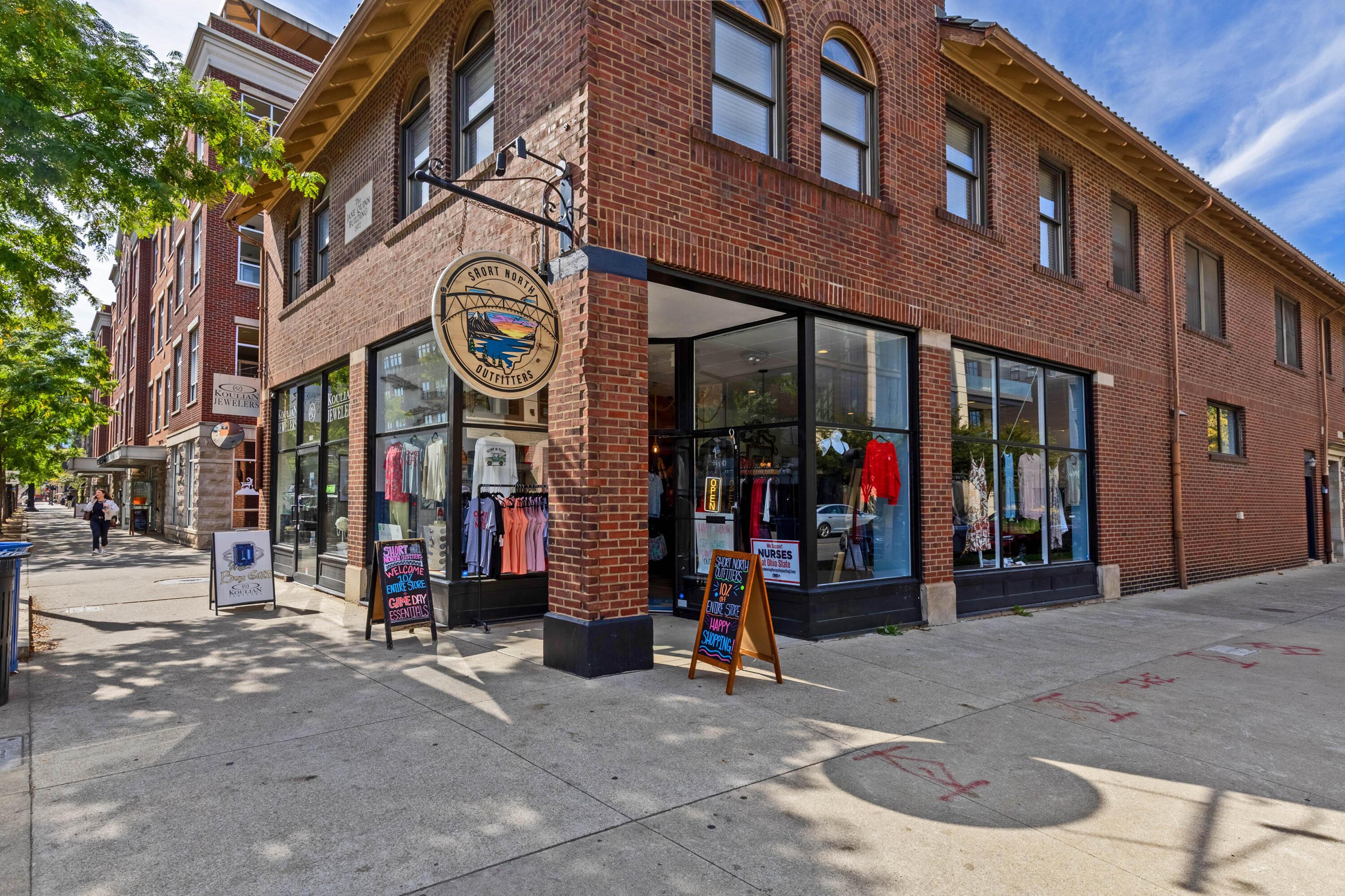 Columbus, Ohio, 43215, United States, 3 Bedrooms Bedrooms, ,4 BathroomsBathrooms,Residential,Active,1954011