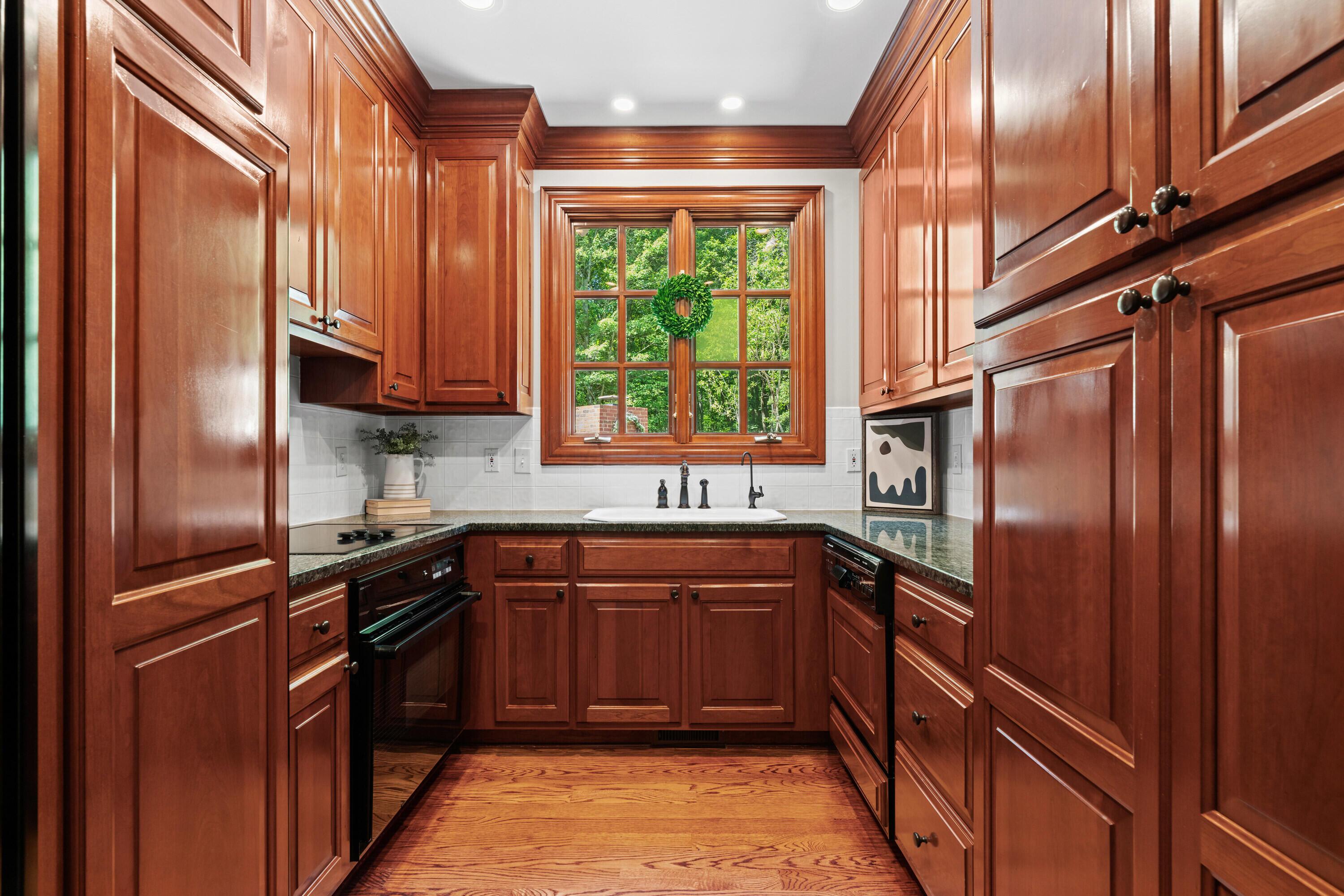 Sunbury, Ohio, 43074, United States, 5 Bedrooms Bedrooms, ,7 BathroomsBathrooms,Residential,Active,1912834