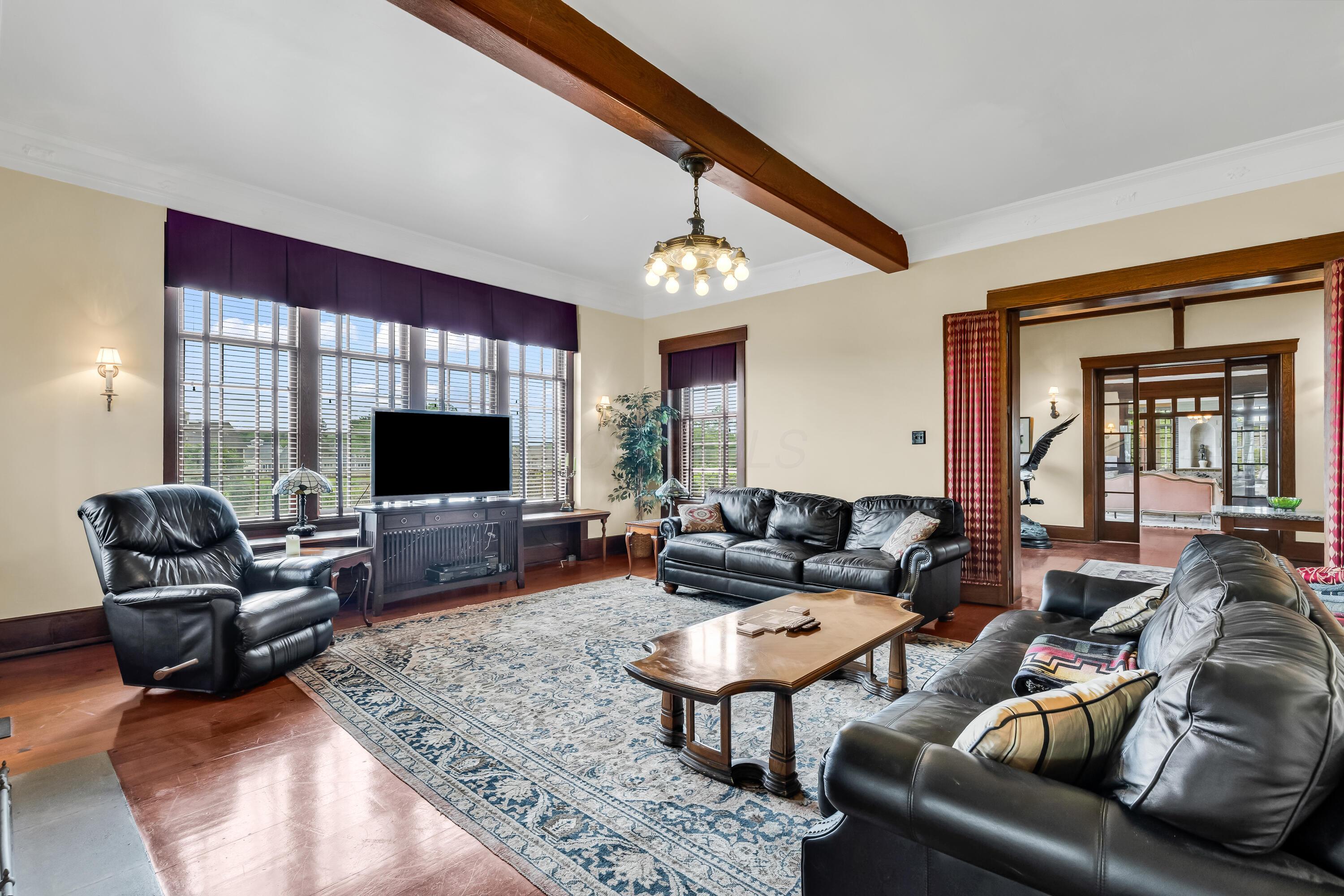 Thornville, Ohio, 43076, United States, 9 Bedrooms Bedrooms, ,7 BathroomsBathrooms,Residential,Active,1821951