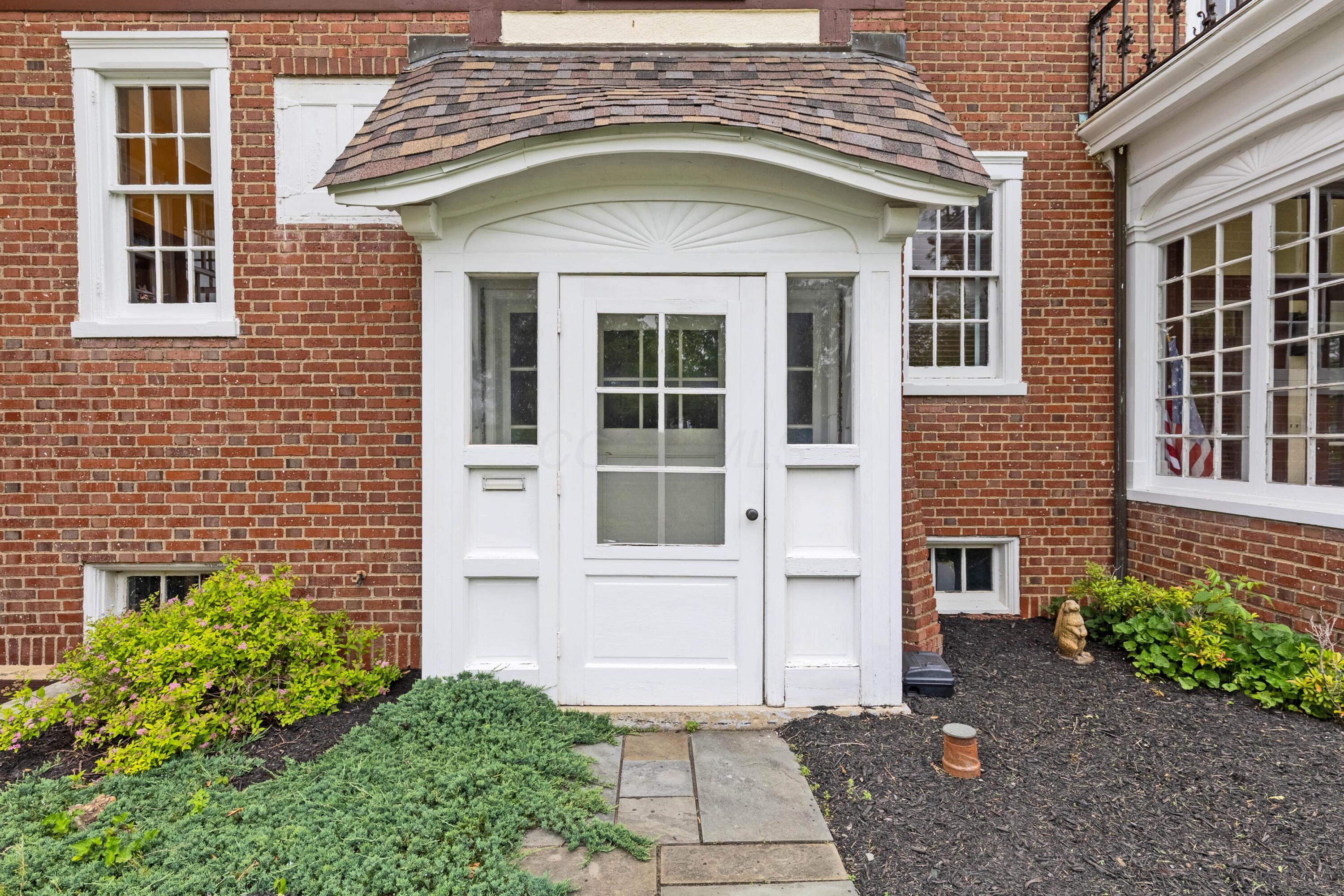 Thornville, Ohio, 43076, United States, 9 Bedrooms Bedrooms, ,7 BathroomsBathrooms,Residential,Active,1821951