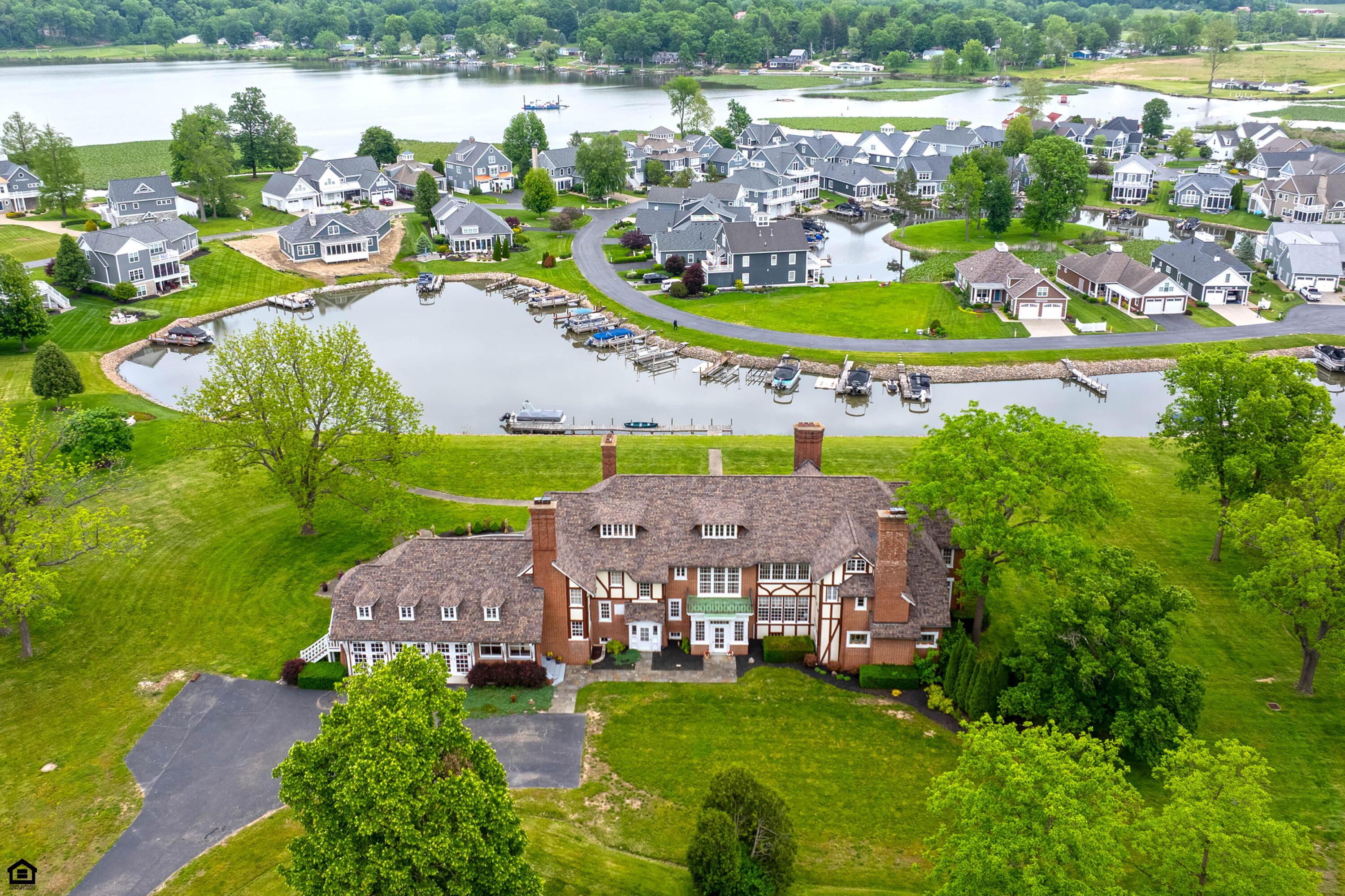 Thornville, Ohio, 43076, United States, 9 Bedrooms Bedrooms, ,7 BathroomsBathrooms,Residential,Active,1821951 Thornville, Ohio, 43076, United States, 9 Bedrooms Bedrooms, ,7 BathroomsBathrooms,Residential,Active,1821951