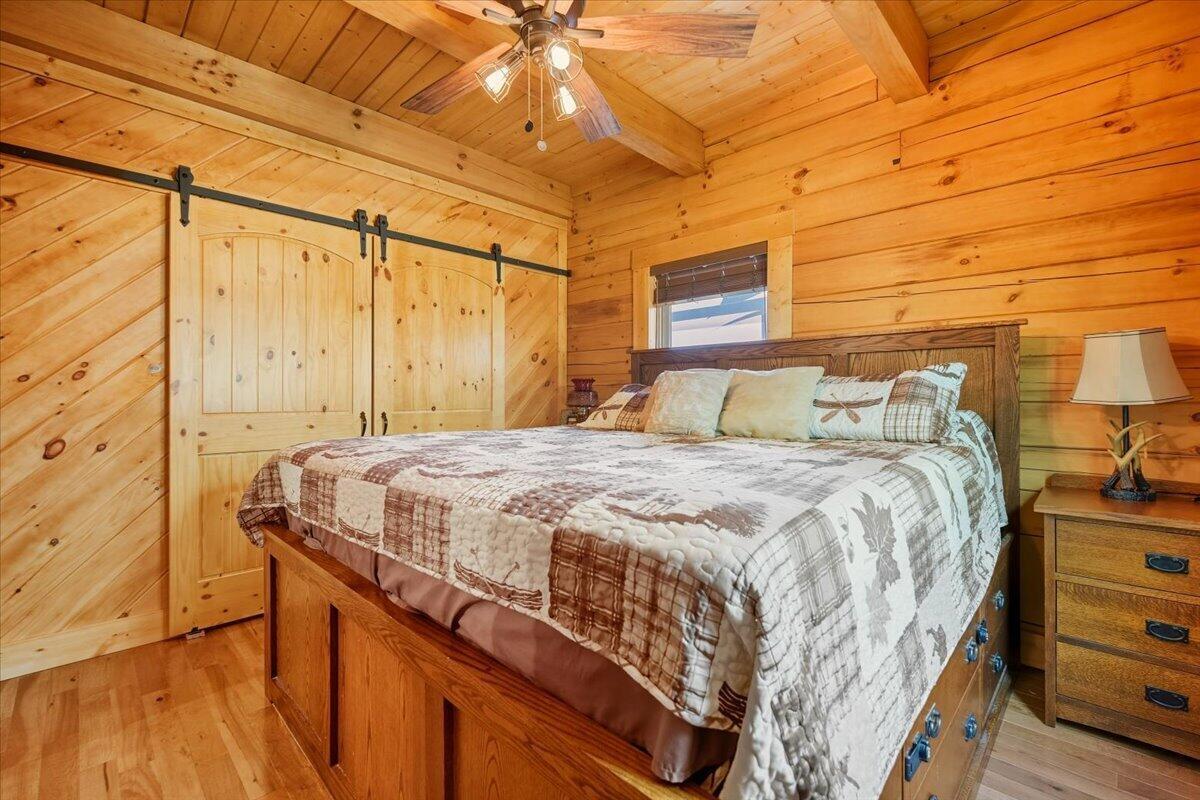 Fredericktown, Ohio, 43019, United States, 8 Bedrooms Bedrooms, ,7 BathroomsBathrooms,Residential,Active,1953994