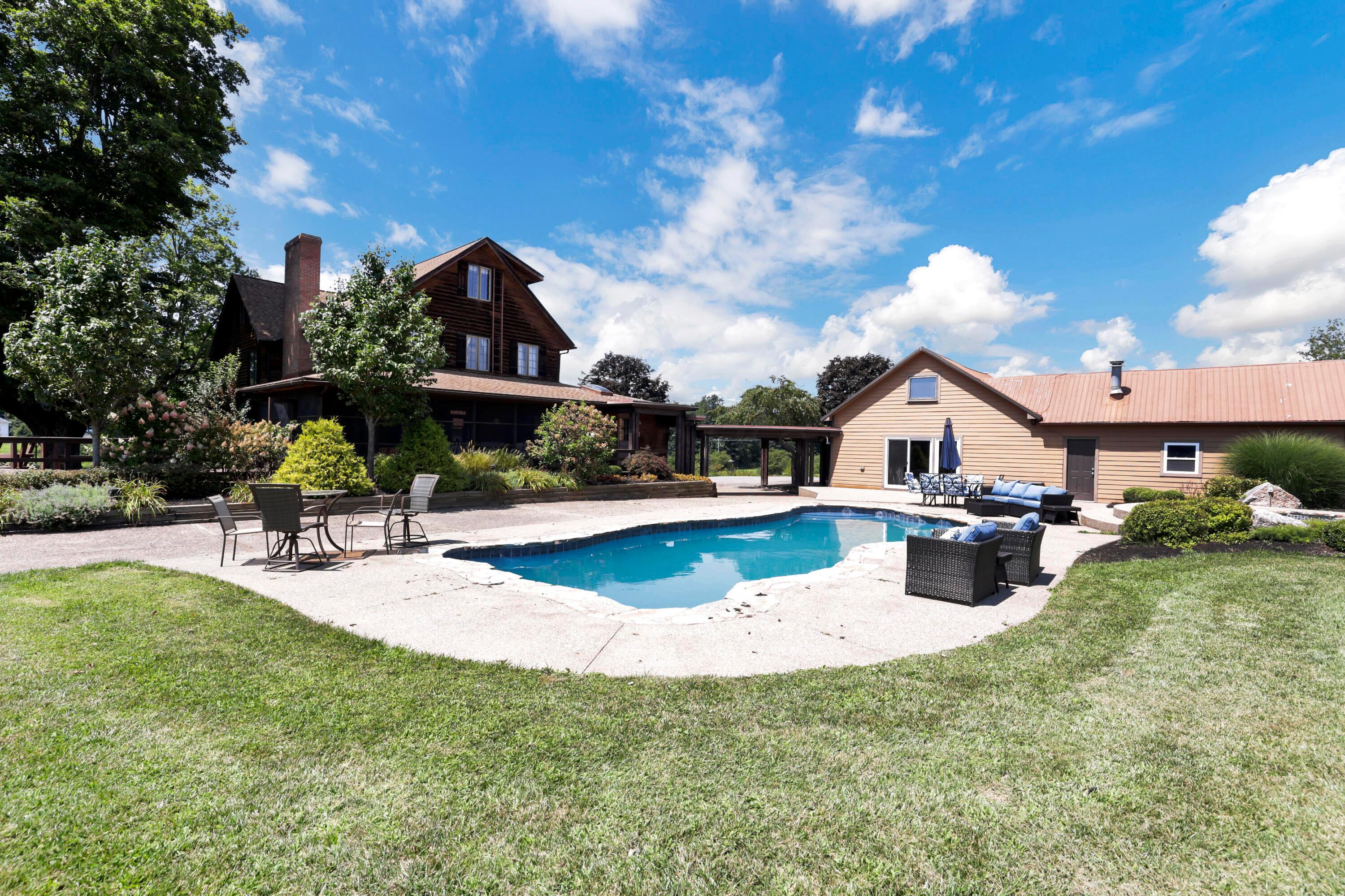 Newark, Ohio, 43055, United States, 5 Bedrooms Bedrooms, ,6 BathroomsBathrooms,Residential,Active,1909629