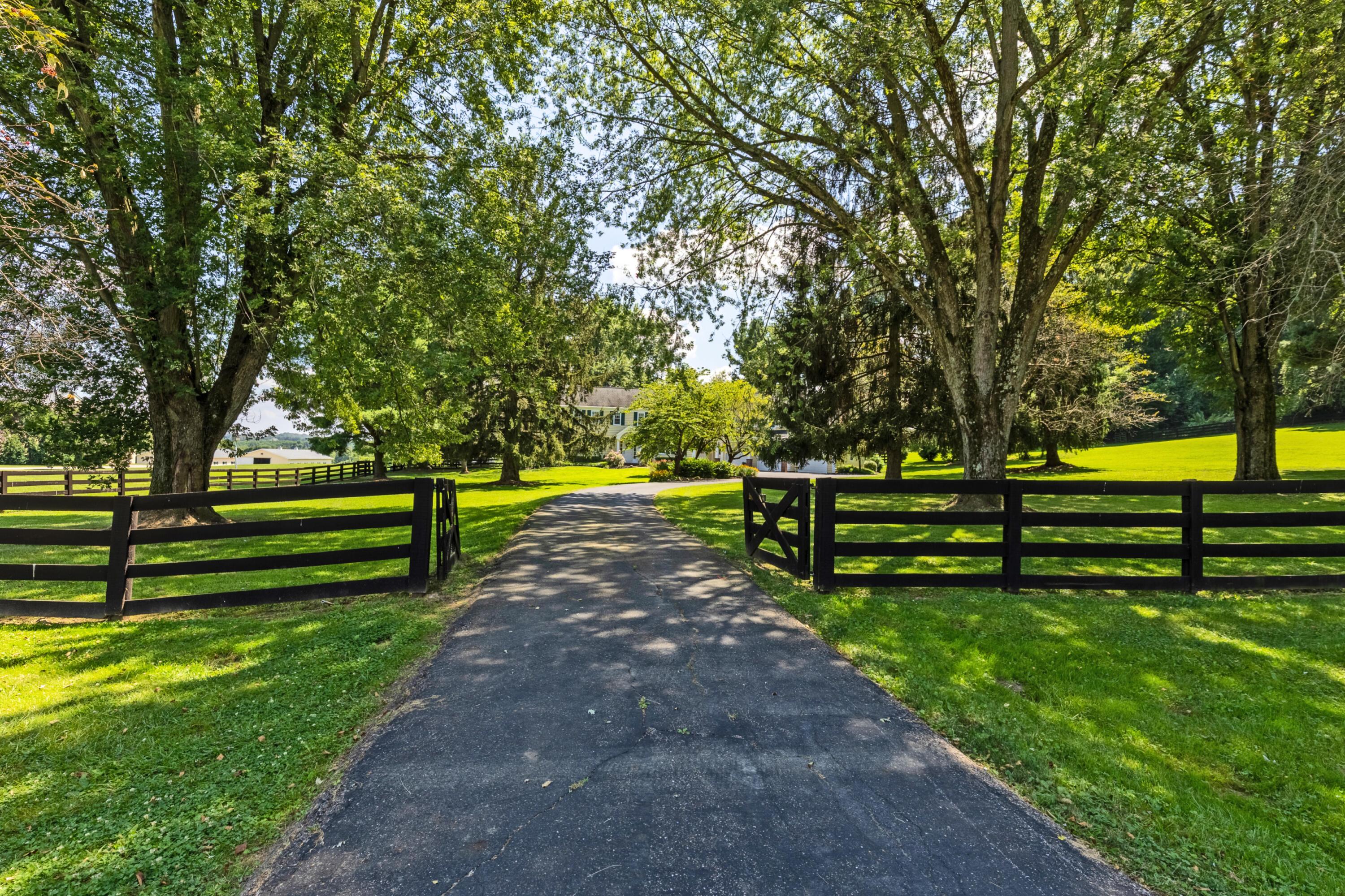 Lancaster, Ohio, 43130, United States, 4 Bedrooms Bedrooms, ,4 BathroomsBathrooms,Residential,Active,1910133