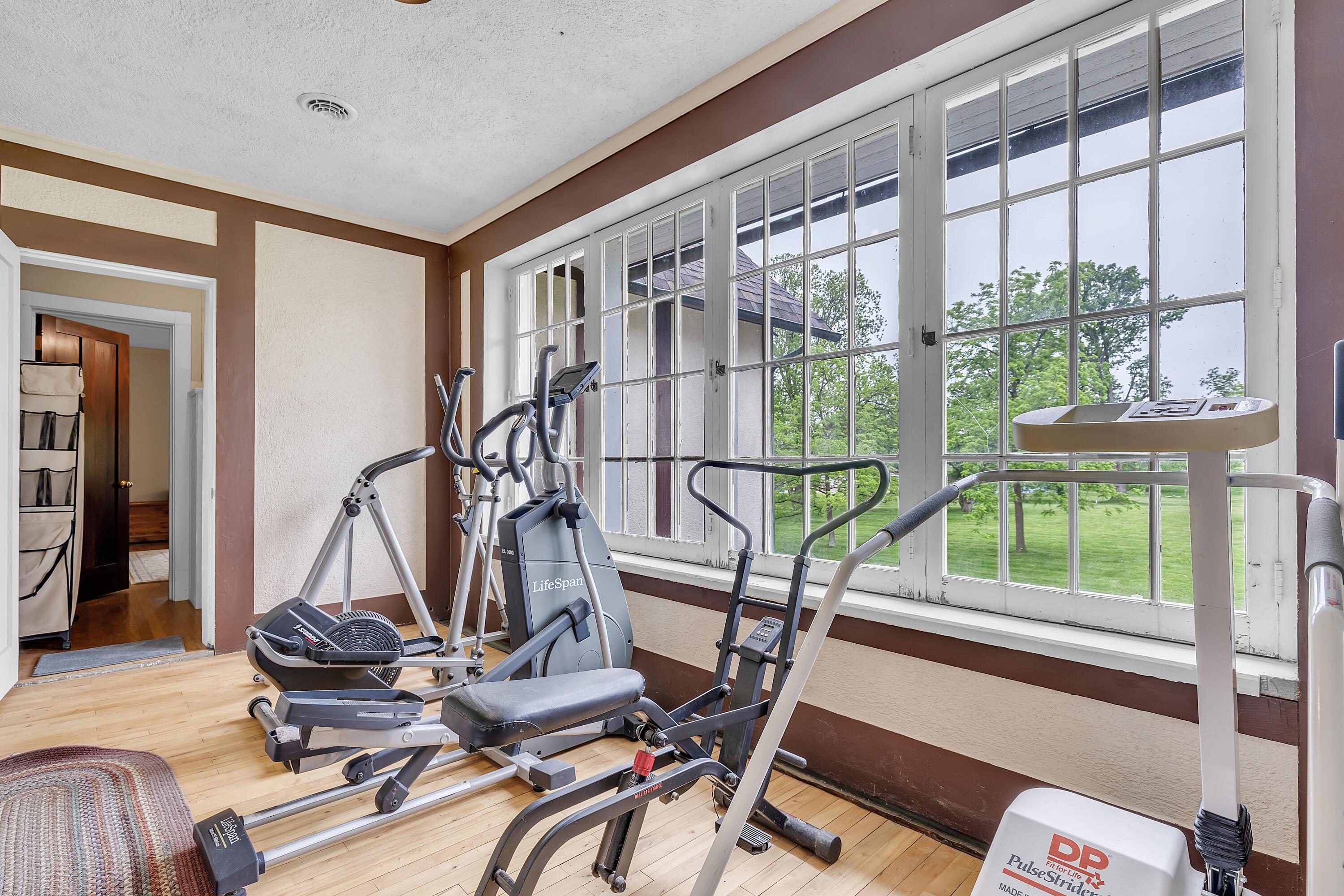 Thornville, Ohio, 43076, United States, 9 Bedrooms Bedrooms, ,7 BathroomsBathrooms,Residential,Active,1821951