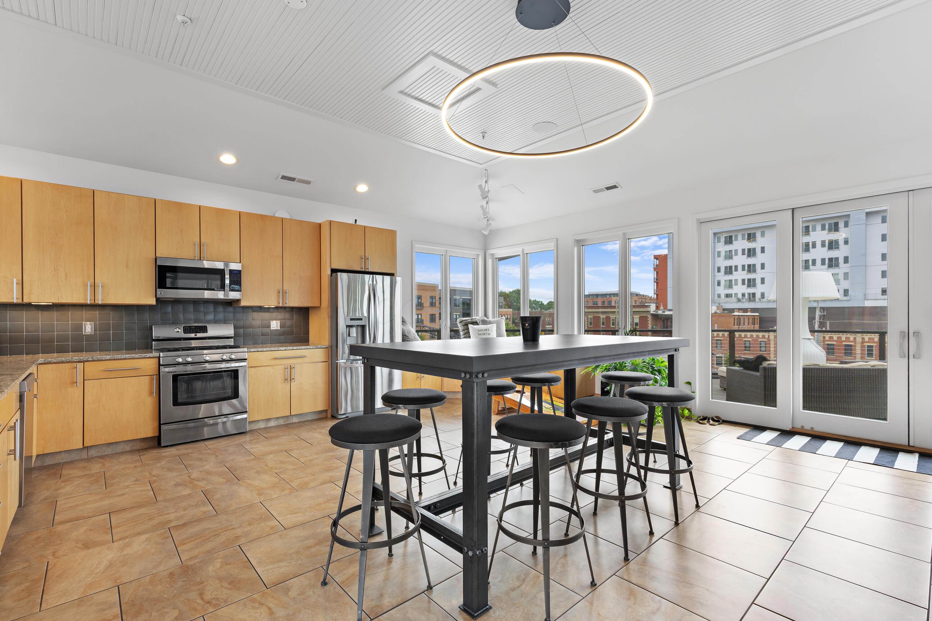 Columbus, Ohio, 43201, United States, 3 Bedrooms Bedrooms, ,5 BathroomsBathrooms,Residential,Active,1894778