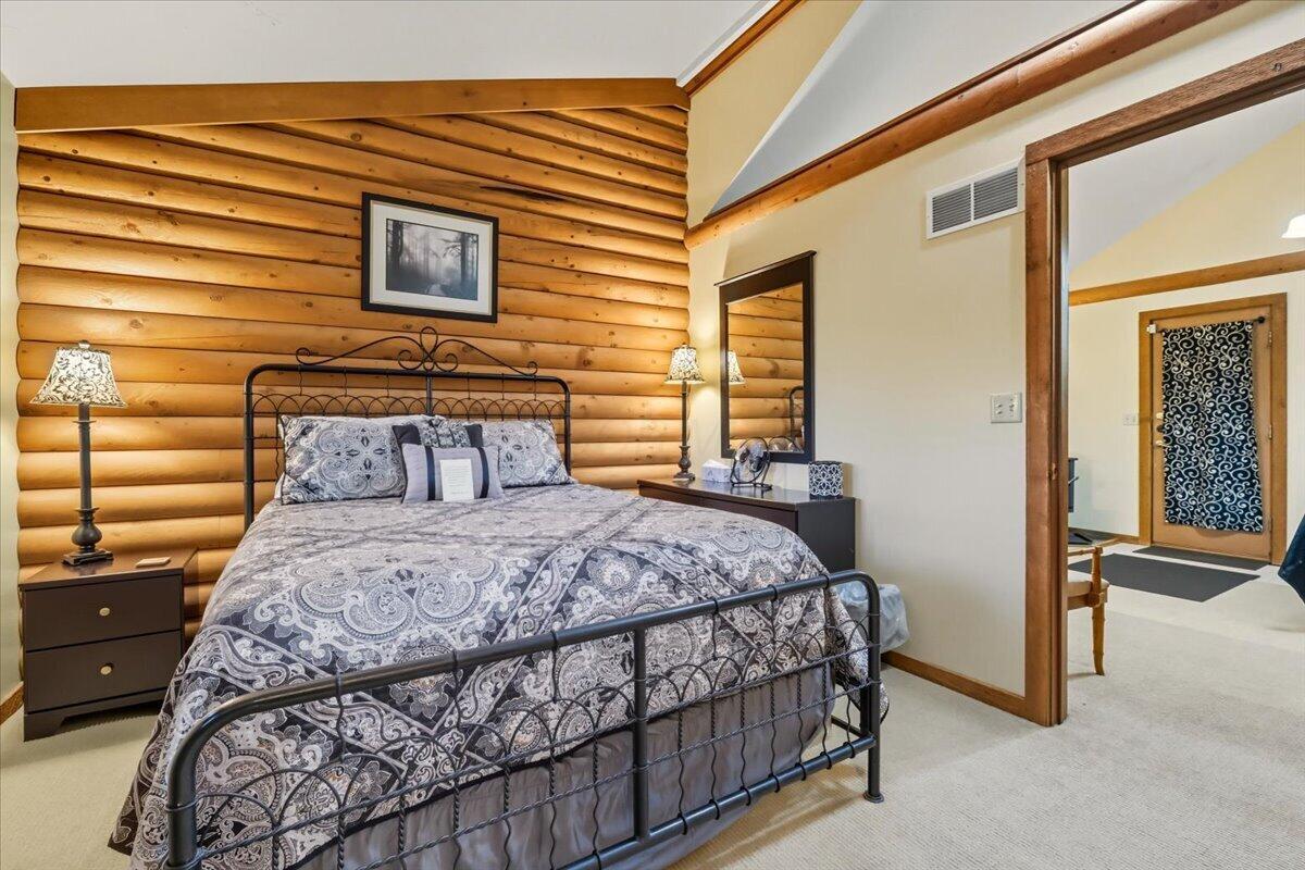 Fredericktown, Ohio, 43019, United States, 8 Bedrooms Bedrooms, ,7 BathroomsBathrooms,Residential,Active,1953994