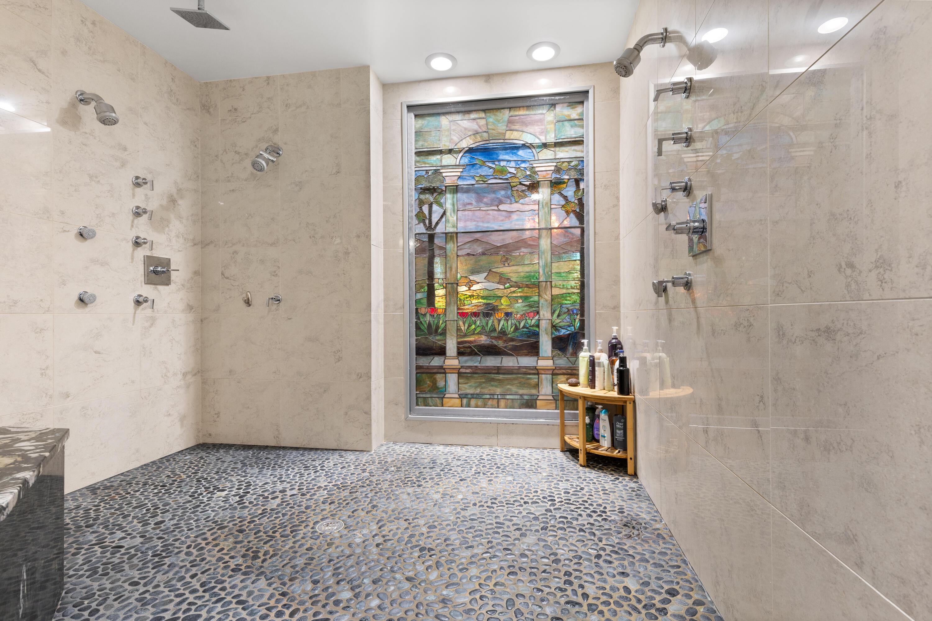 Columbus, Ohio, 43215, United States, 3 Bedrooms Bedrooms, ,4 BathroomsBathrooms,Residential,Active,1954011