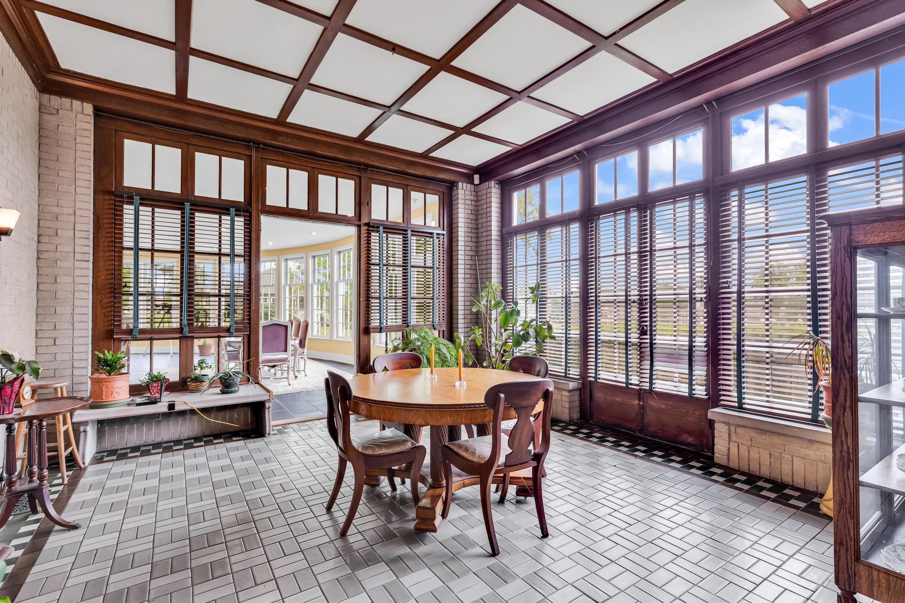 Thornville, Ohio, 43076, United States, 9 Bedrooms Bedrooms, ,7 BathroomsBathrooms,Residential,Active,1821951