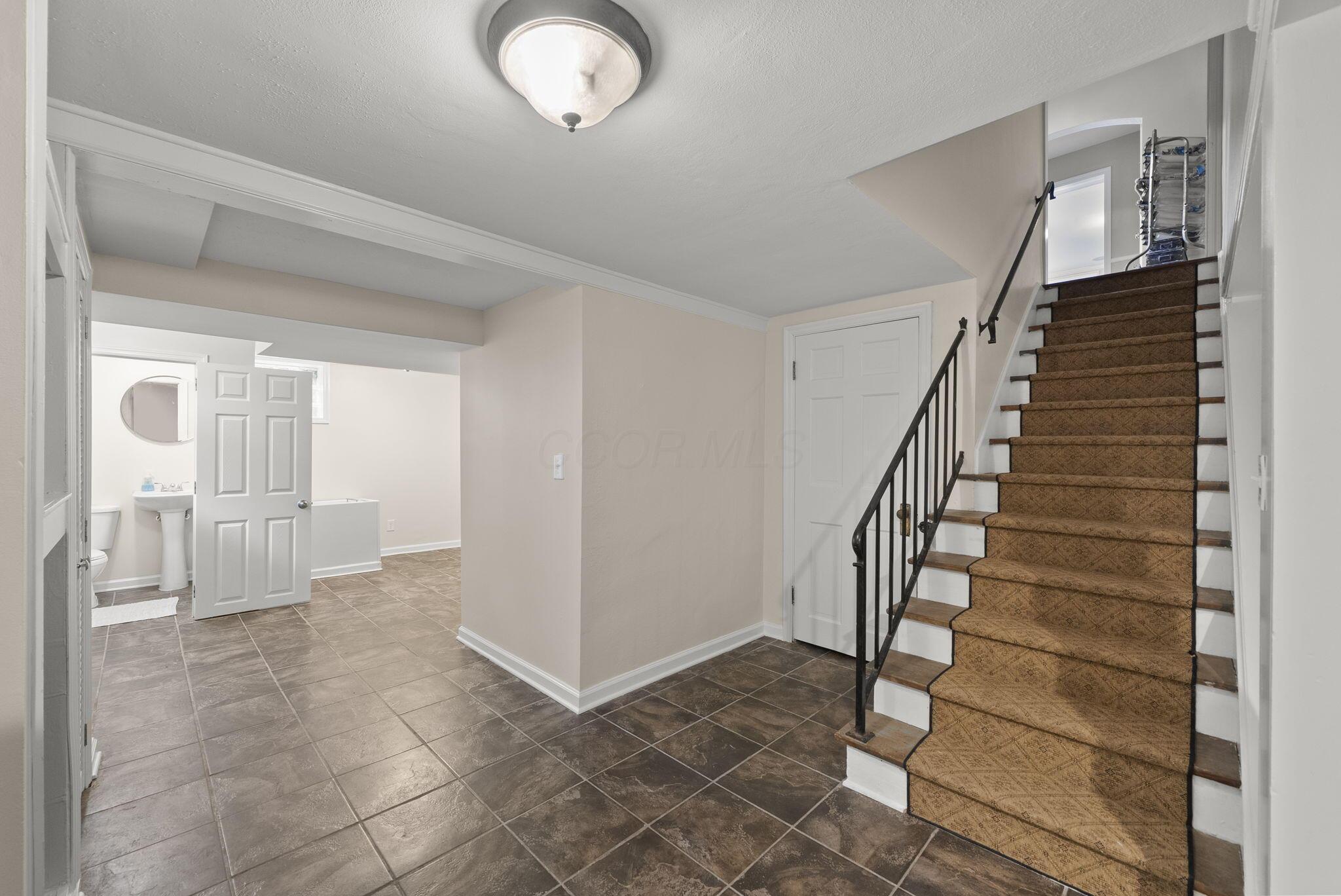 Columbus, Ohio, 43221, United States, 4 Bedrooms Bedrooms, ,5 BathroomsBathrooms,Residential,Active,1953422