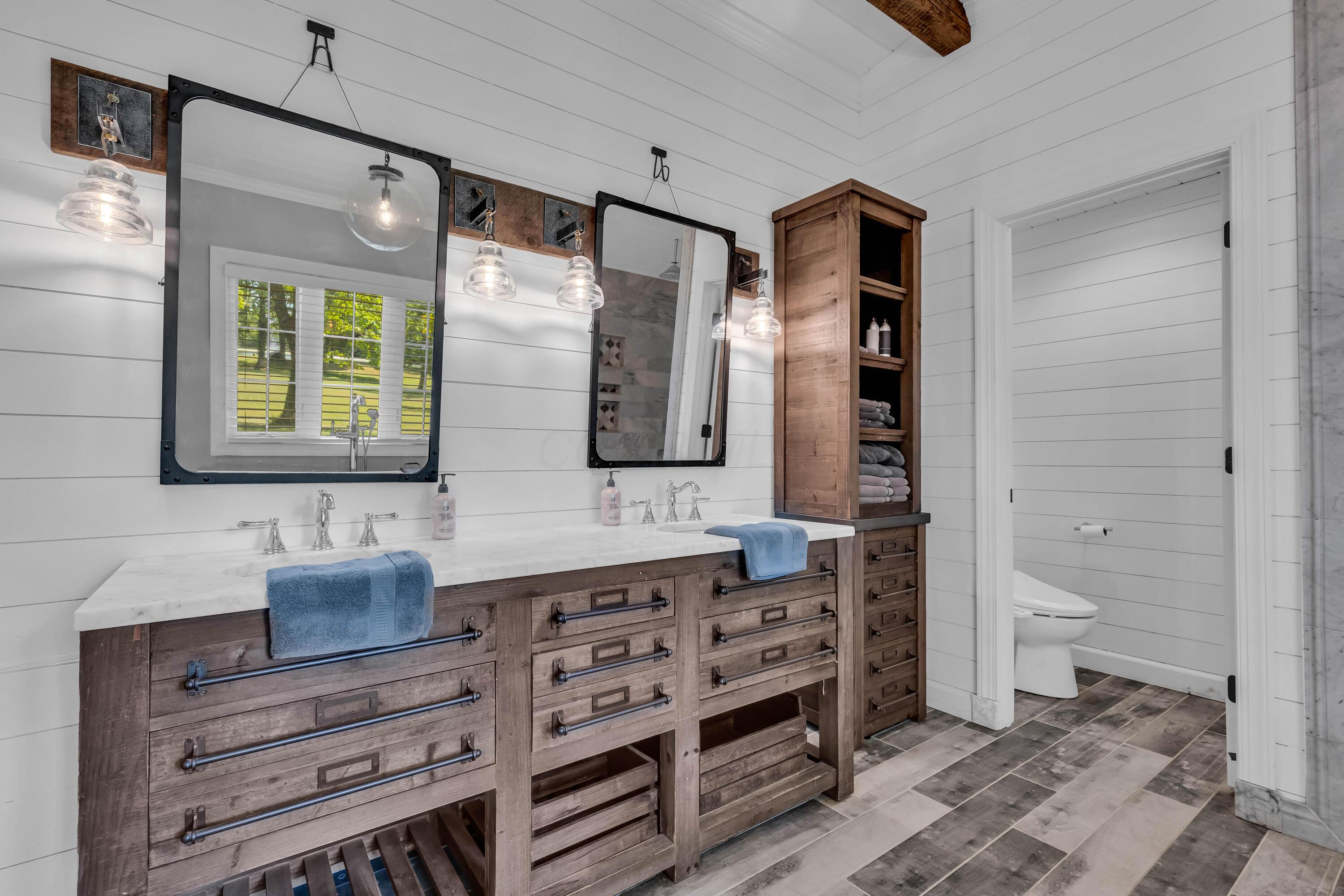 Centerburg, Ohio, 43011, United States, 5 Bedrooms Bedrooms, ,5 BathroomsBathrooms,Residential,Active,1999913