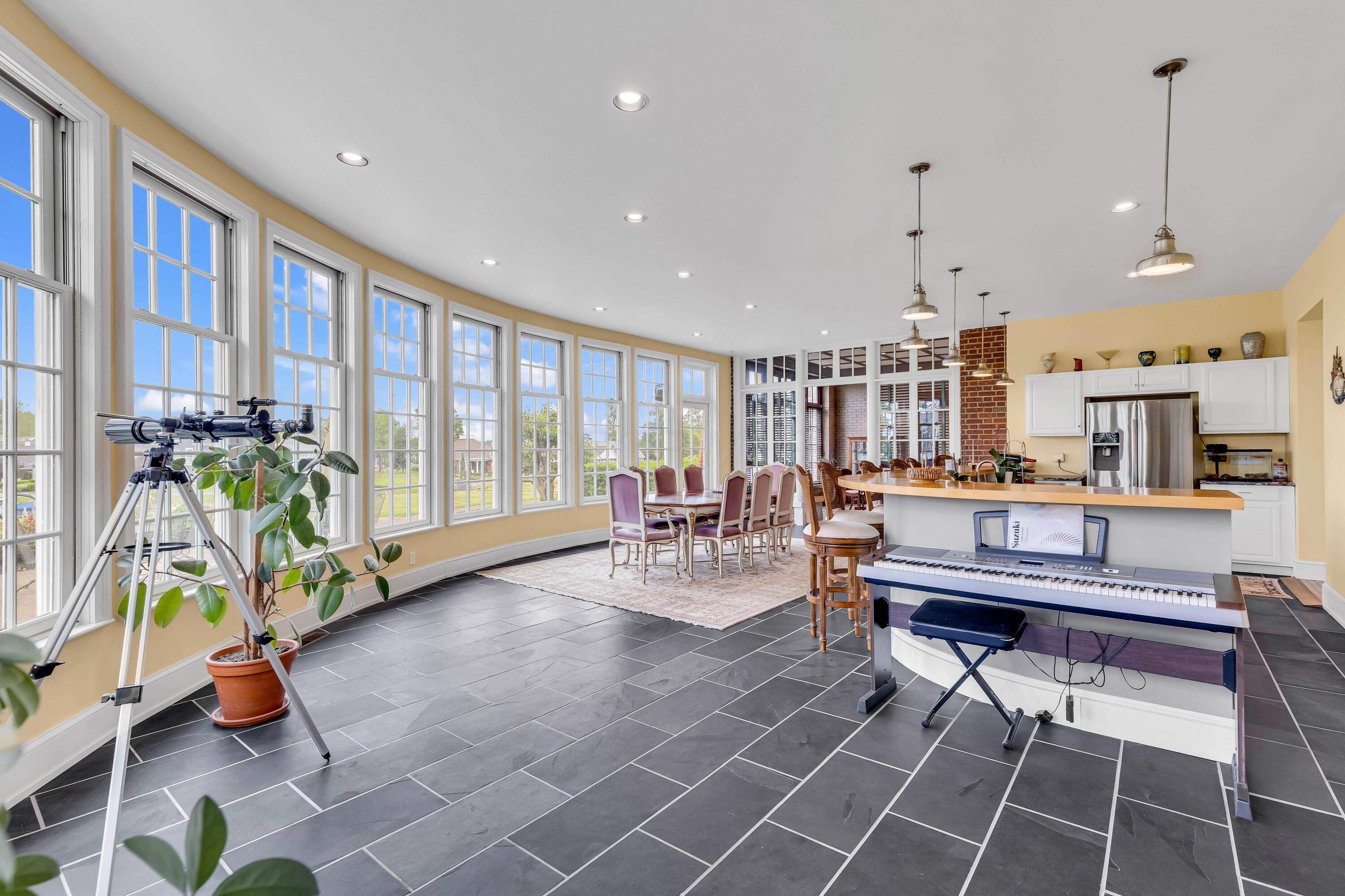 Thornville, Ohio, 43076, United States, 9 Bedrooms Bedrooms, ,7 BathroomsBathrooms,Residential,Active,1821951