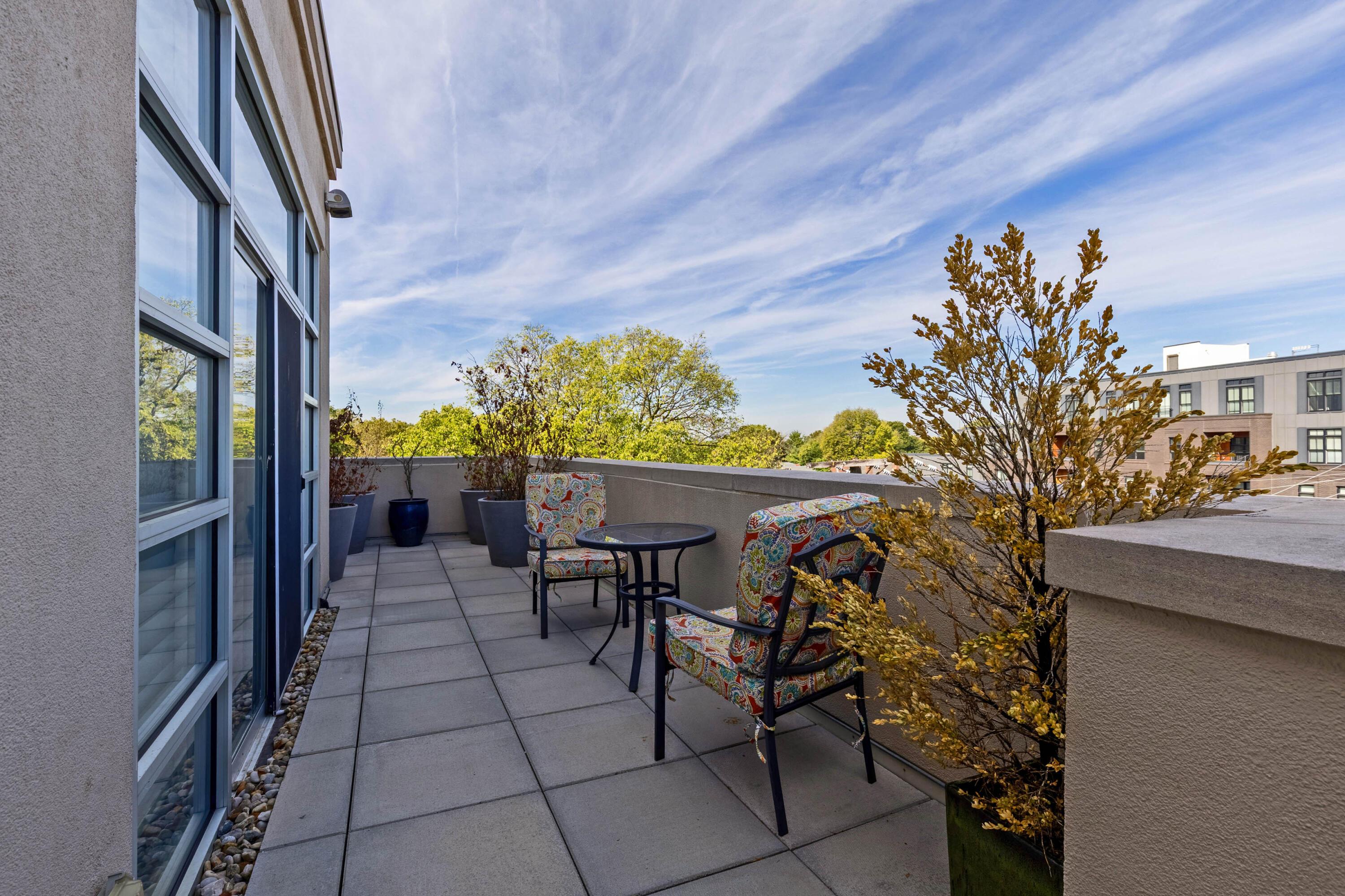 Columbus, Ohio, 43215, United States, 3 Bedrooms Bedrooms, ,4 BathroomsBathrooms,Residential,Active,1954011