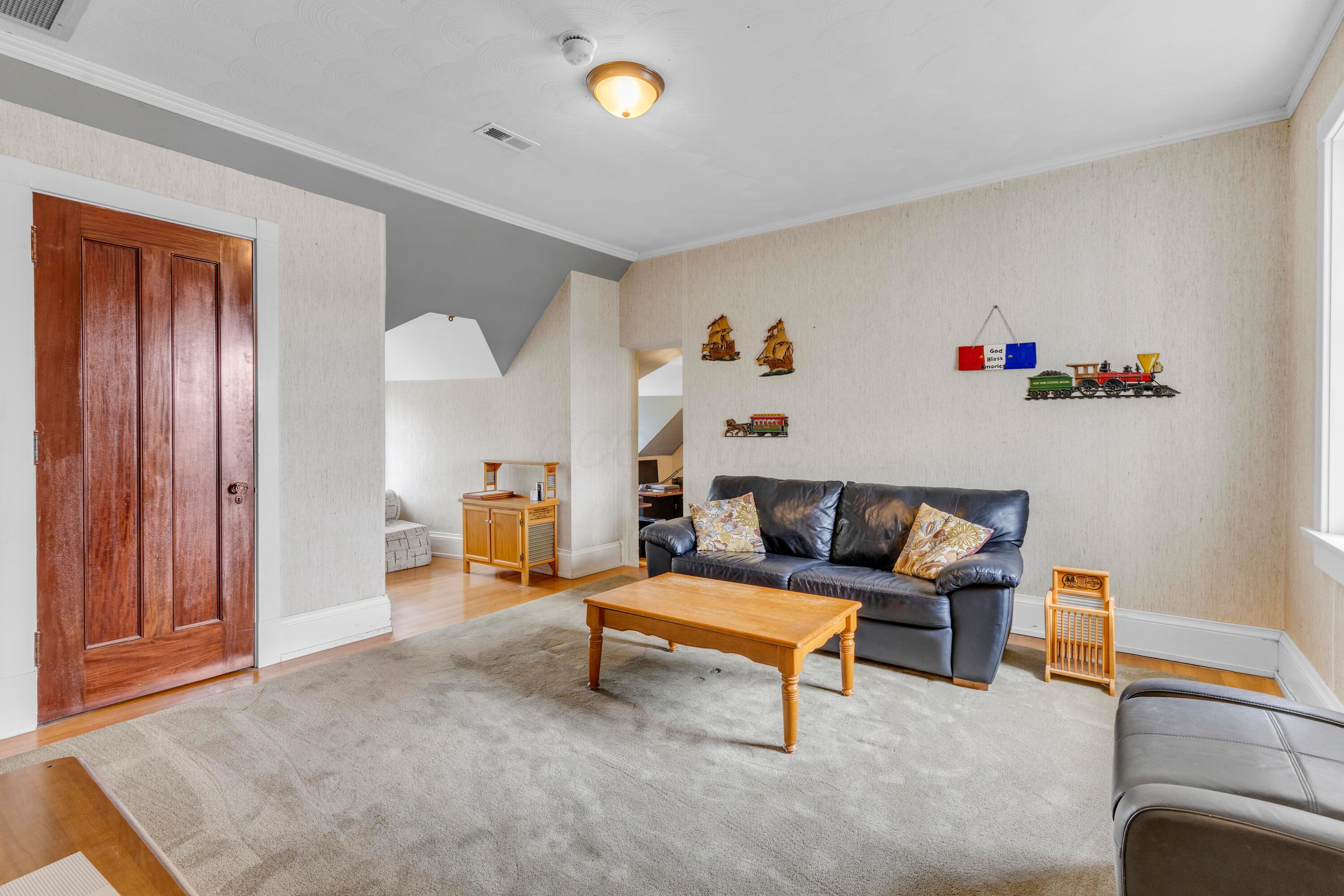 Thornville, Ohio, 43076, United States, 9 Bedrooms Bedrooms, ,7 BathroomsBathrooms,Residential,Active,1821951