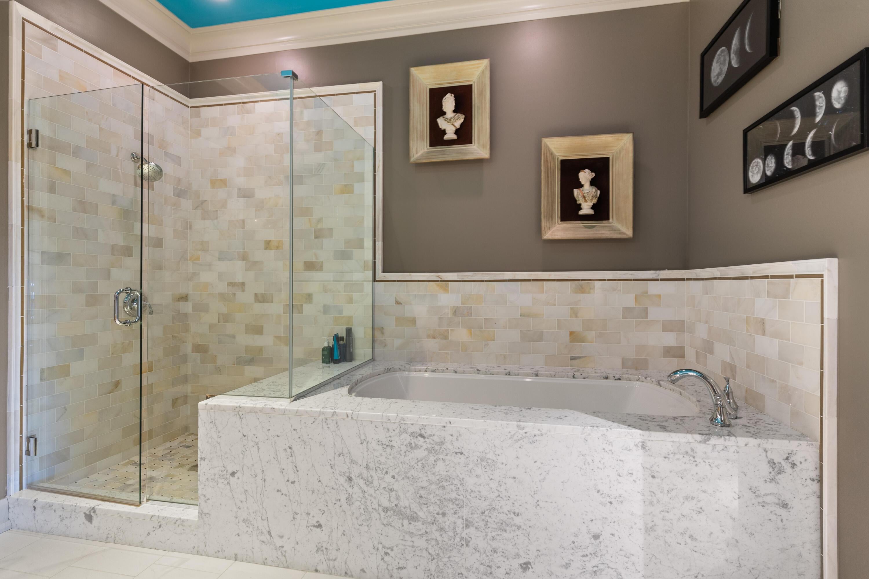 Columbus, Ohio, 43215, United States, 3 Bedrooms Bedrooms, ,4 BathroomsBathrooms,Residential,Active,1954011