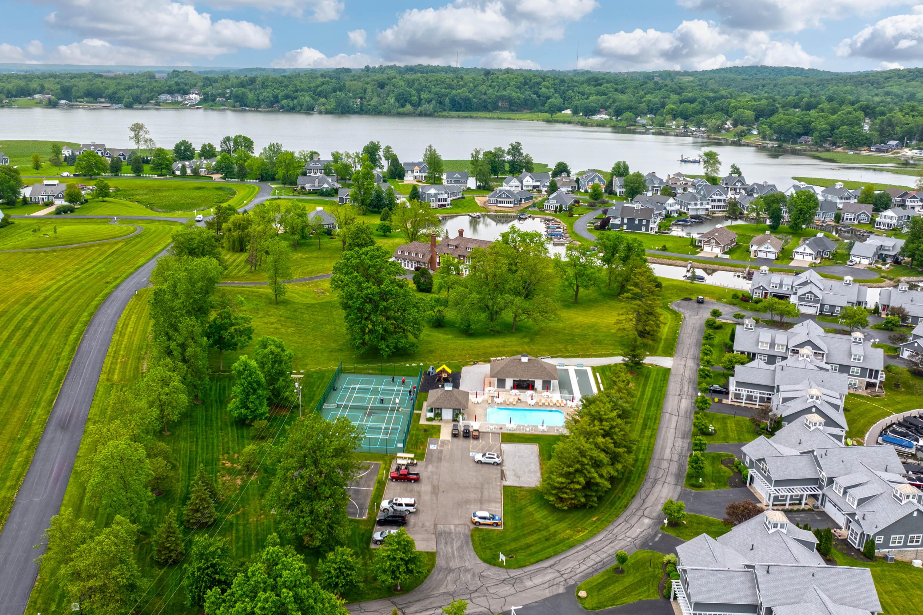 Thornville, Ohio, 43076, United States, 9 Bedrooms Bedrooms, ,7 BathroomsBathrooms,Residential,Active,1821951