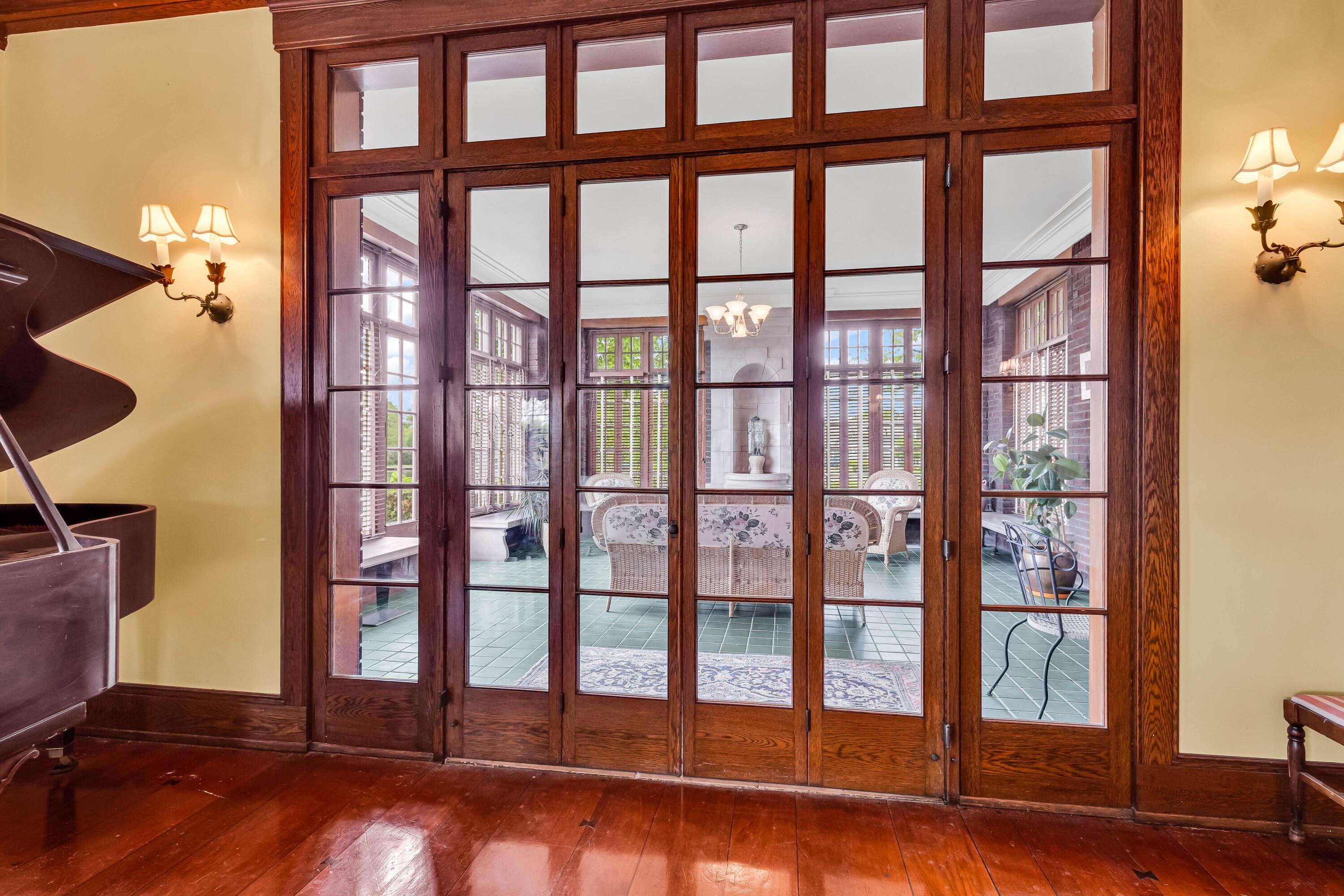 Thornville, Ohio, 43076, United States, 9 Bedrooms Bedrooms, ,7 BathroomsBathrooms,Residential,Active,1821951