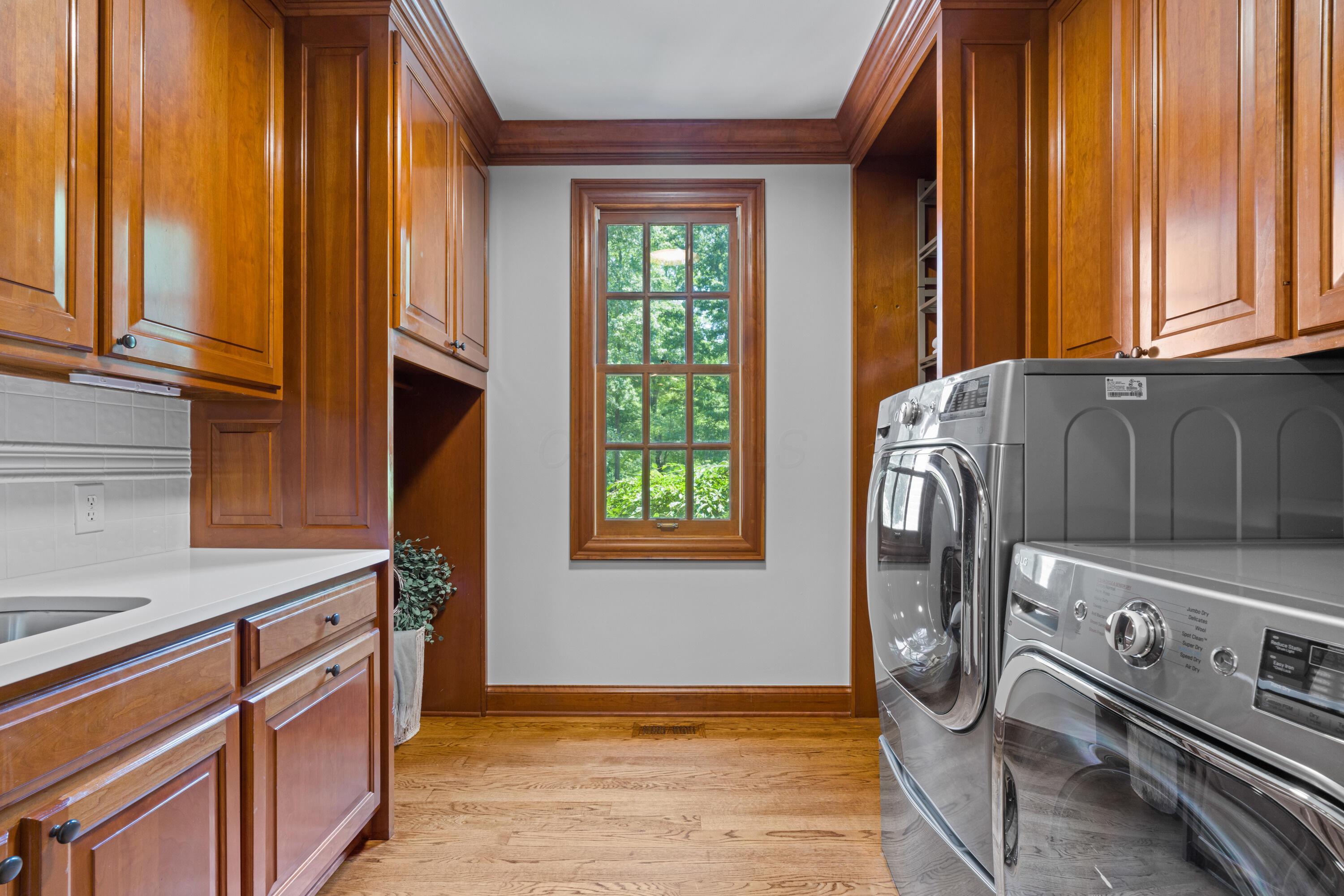 Sunbury, Ohio, 43074, United States, 5 Bedrooms Bedrooms, ,7 BathroomsBathrooms,Residential,Active,1912834