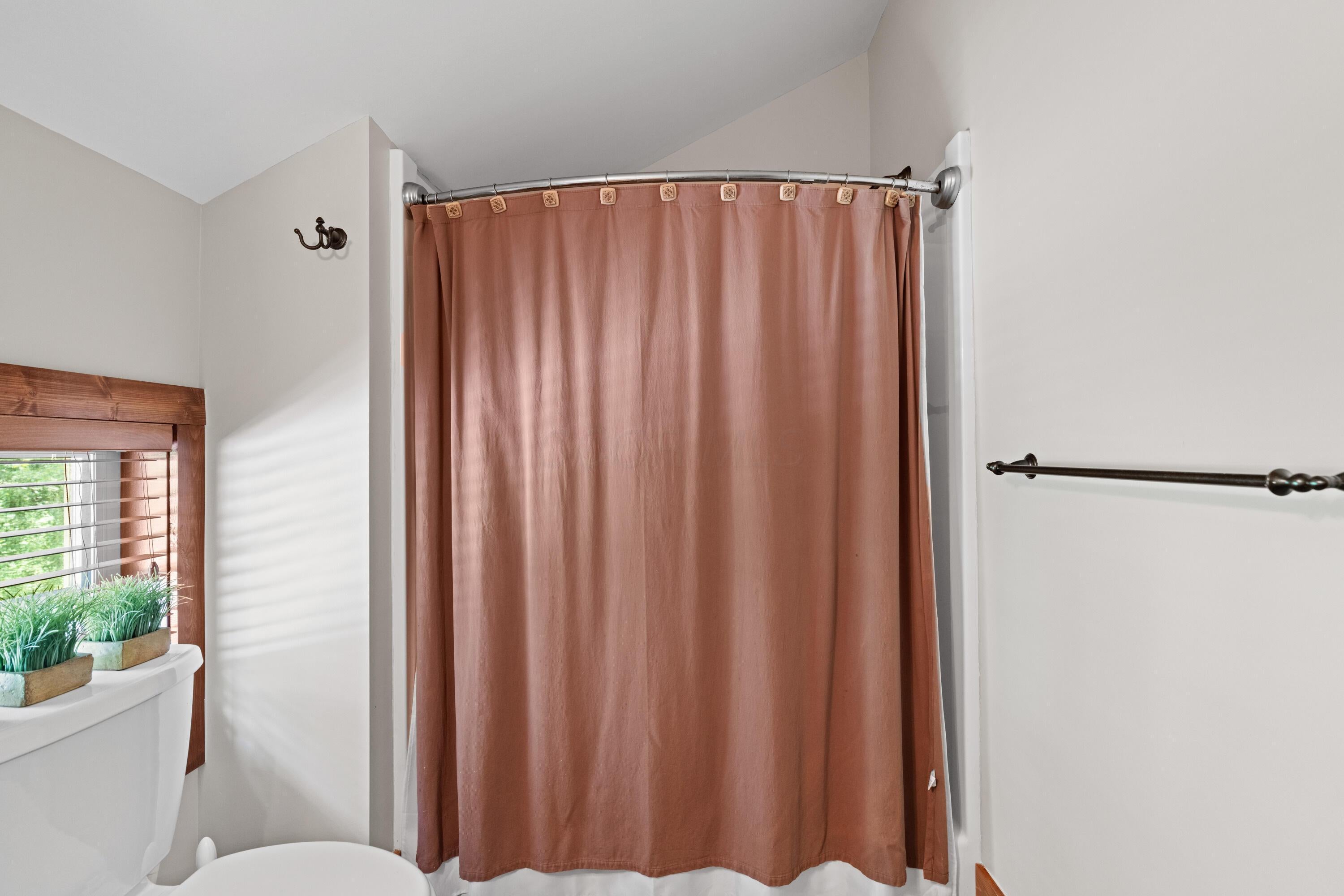 Sunbury, Ohio, 43074, United States, 5 Bedrooms Bedrooms, ,7 BathroomsBathrooms,Residential,Active,1912834