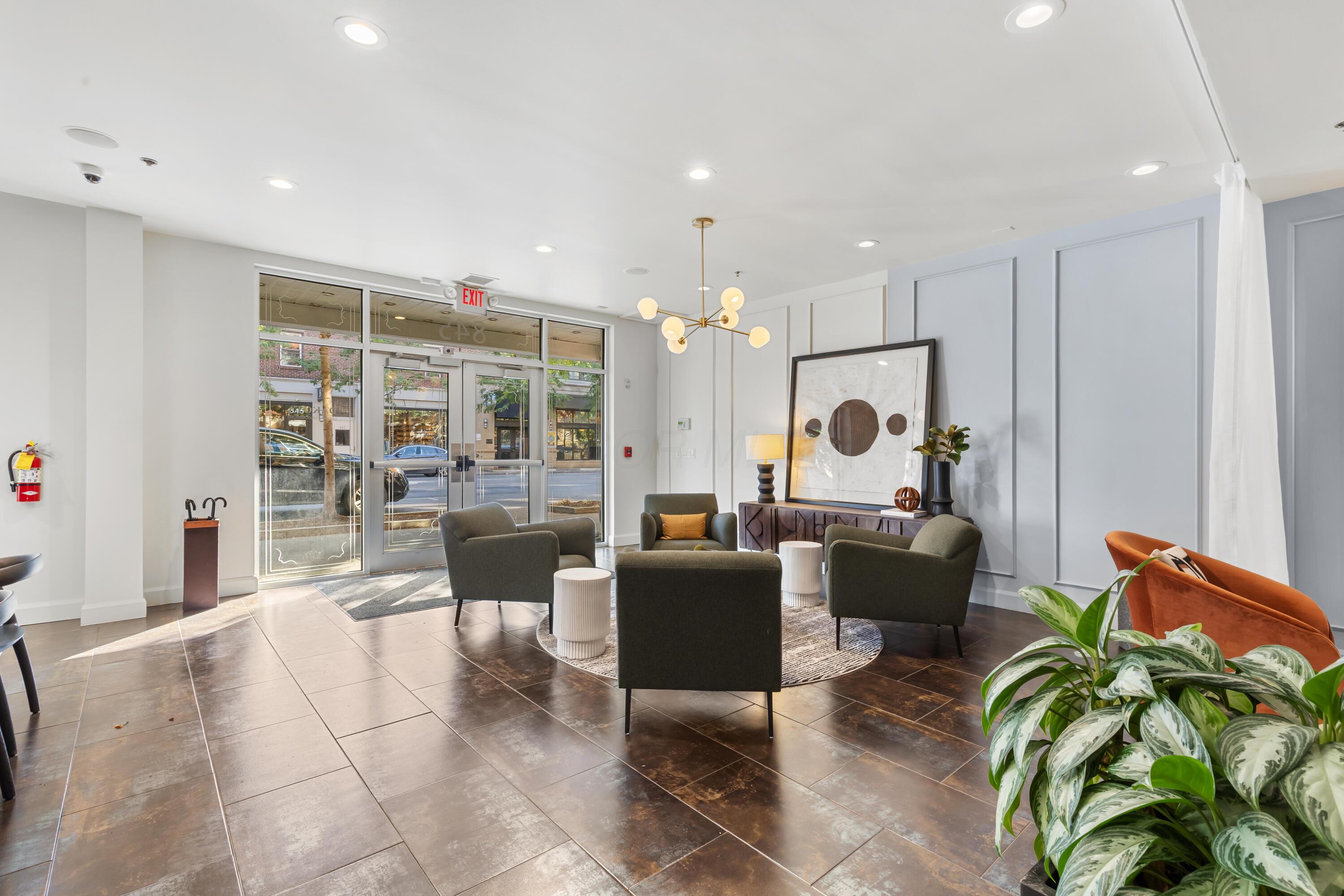 Columbus, Ohio, 43215, United States, 3 Bedrooms Bedrooms, ,4 BathroomsBathrooms,Residential,Active,1954011