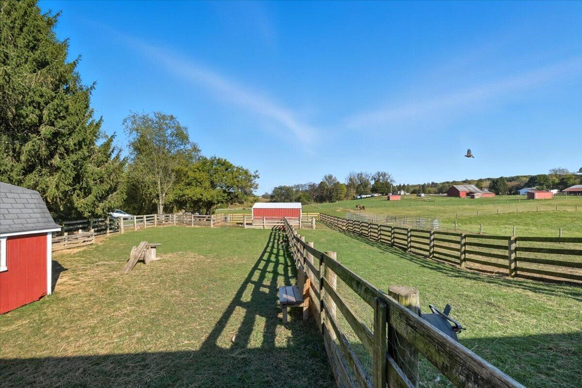 Fredericktown, Ohio, 43019, United States, 8 Bedrooms Bedrooms, ,7 BathroomsBathrooms,Residential,Active,1953994