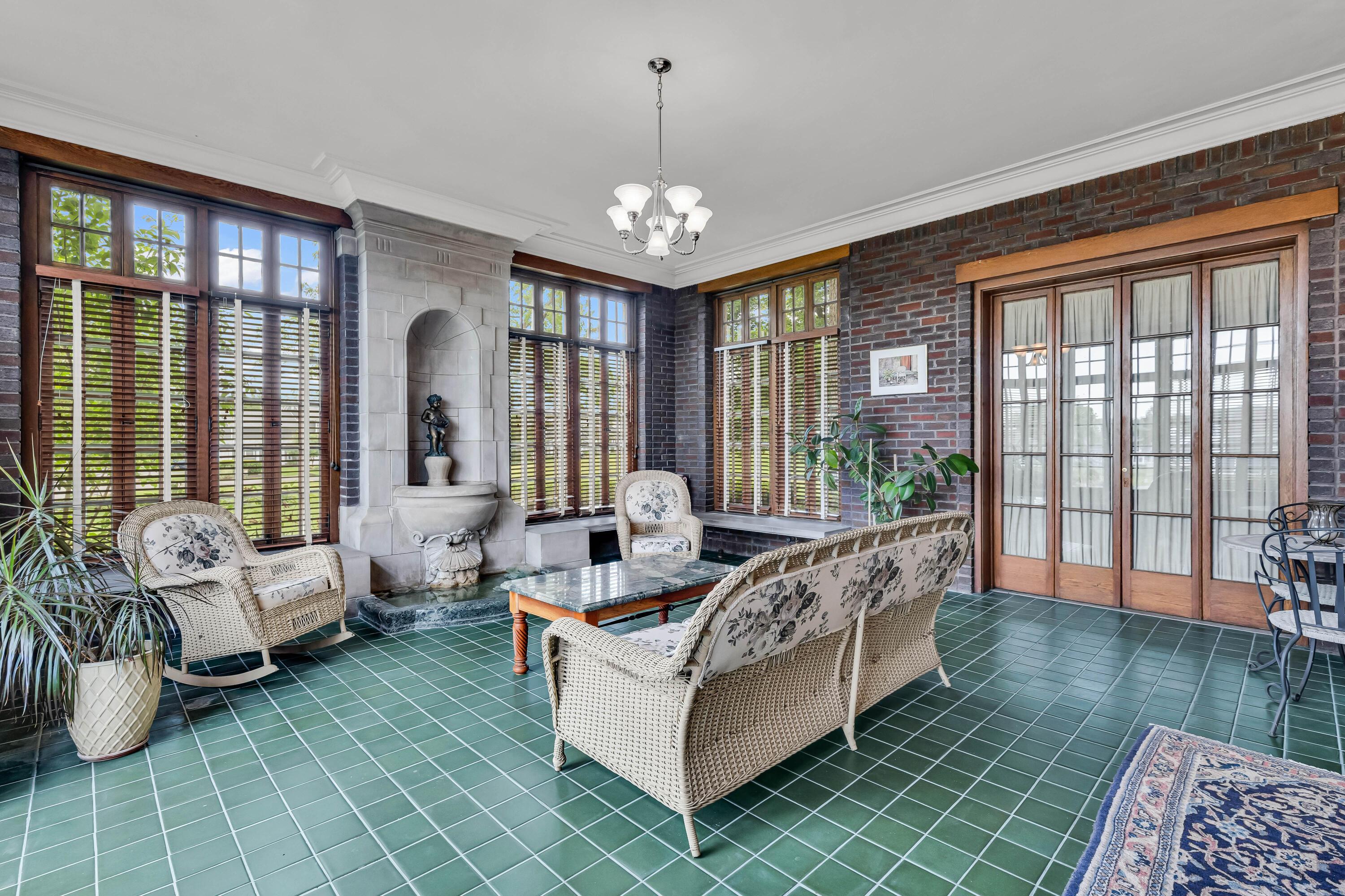 Thornville, Ohio, 43076, United States, 9 Bedrooms Bedrooms, ,7 BathroomsBathrooms,Residential,Active,1821951