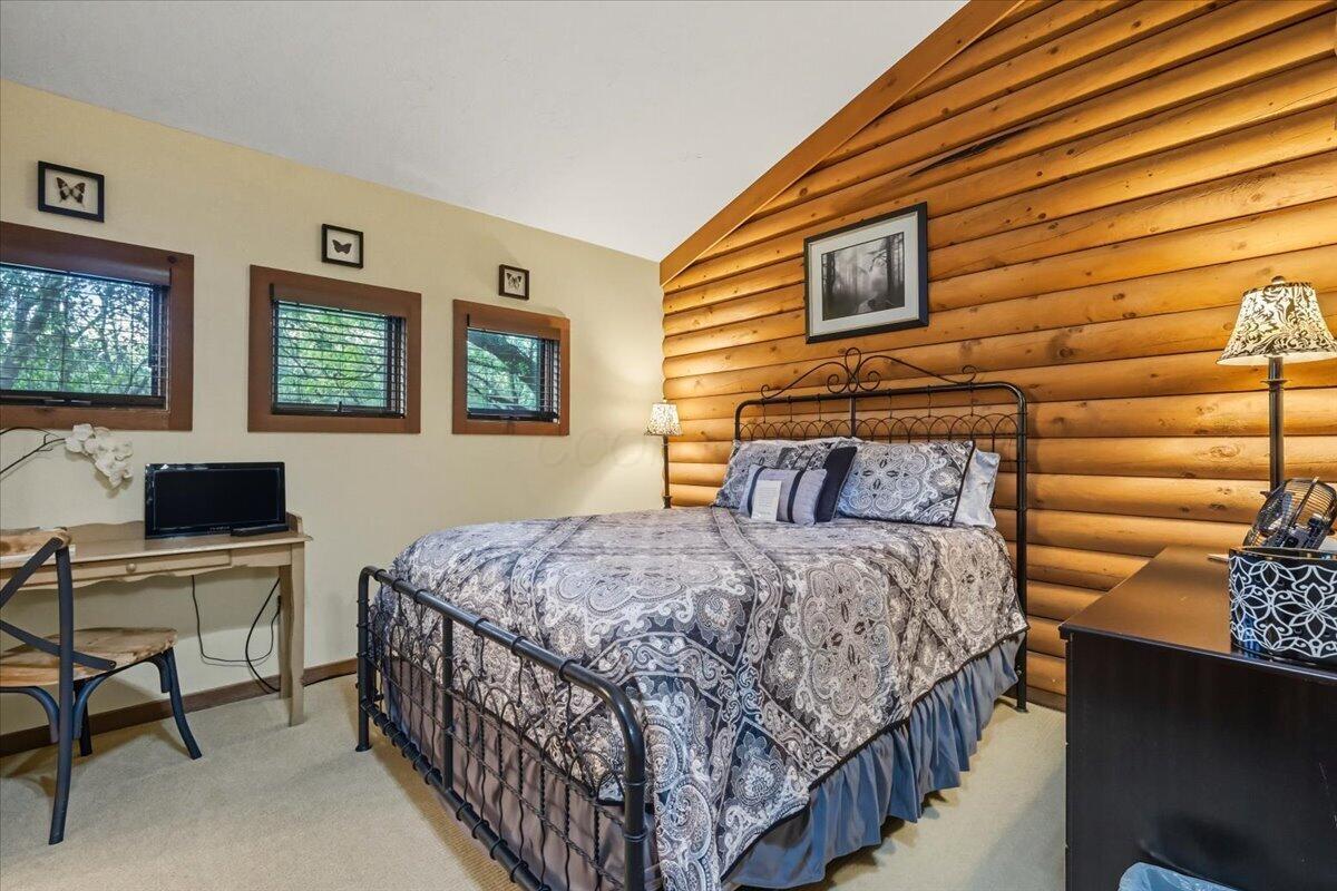 Fredericktown, Ohio, 43019, United States, 8 Bedrooms Bedrooms, ,7 BathroomsBathrooms,Residential,Active,1953994