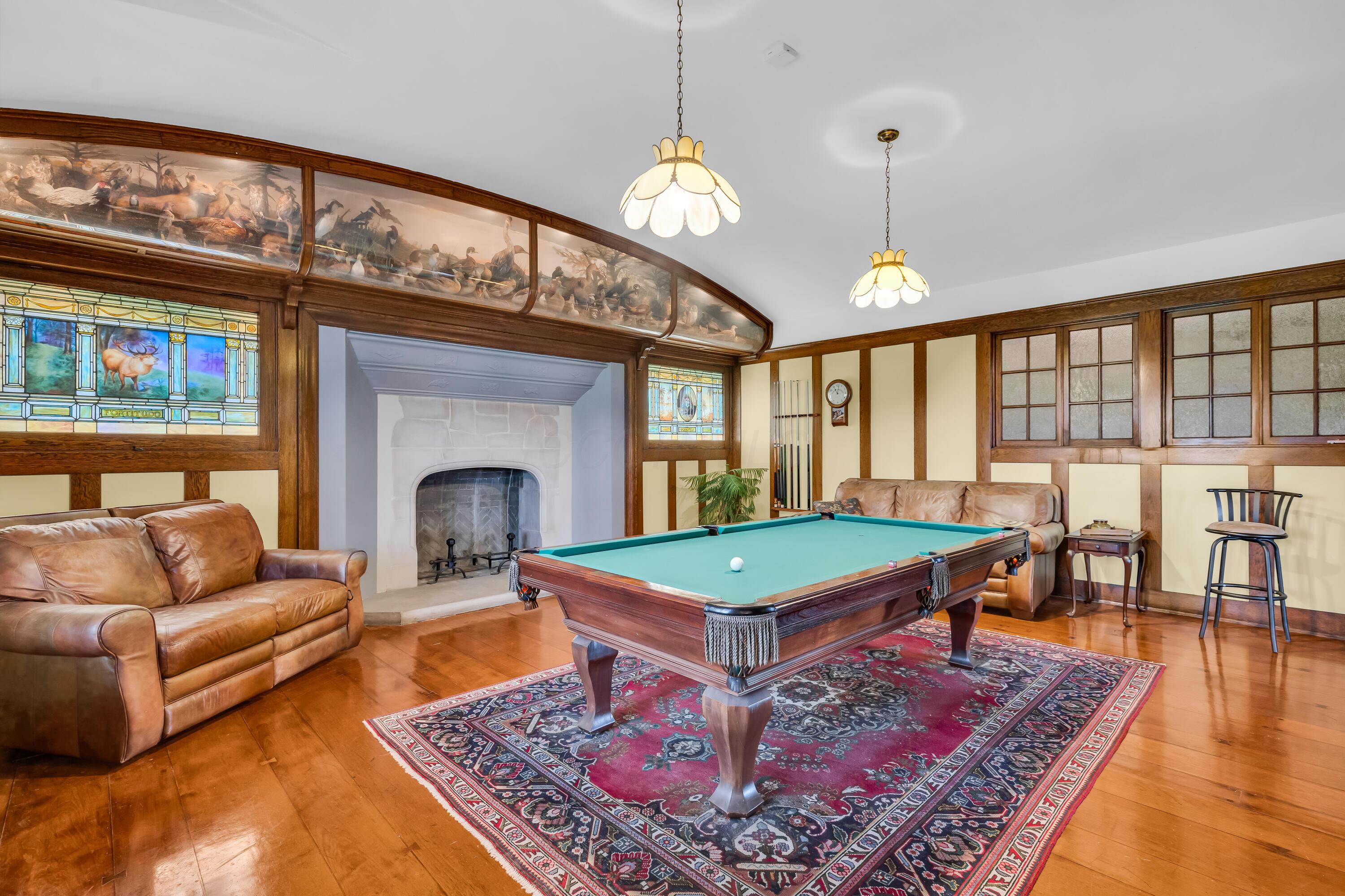 Thornville, Ohio, 43076, United States, 9 Bedrooms Bedrooms, ,7 BathroomsBathrooms,Residential,Active,1821951