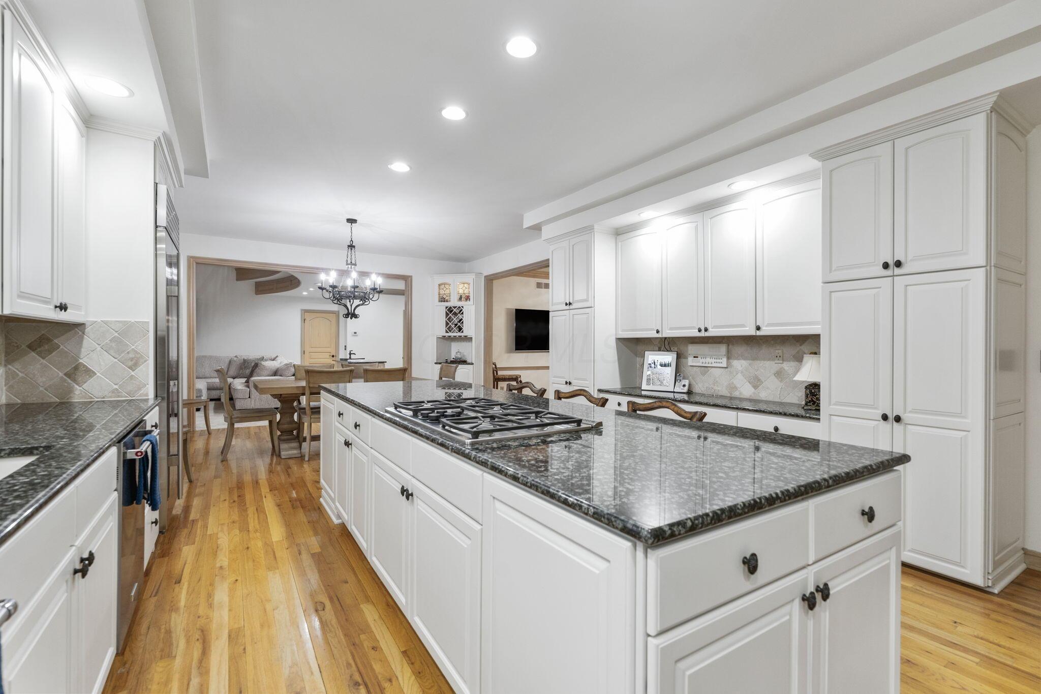 Powell, Ohio, 43065, United States, 5 Bedrooms Bedrooms, ,6 BathroomsBathrooms,Residential,Active,1989786