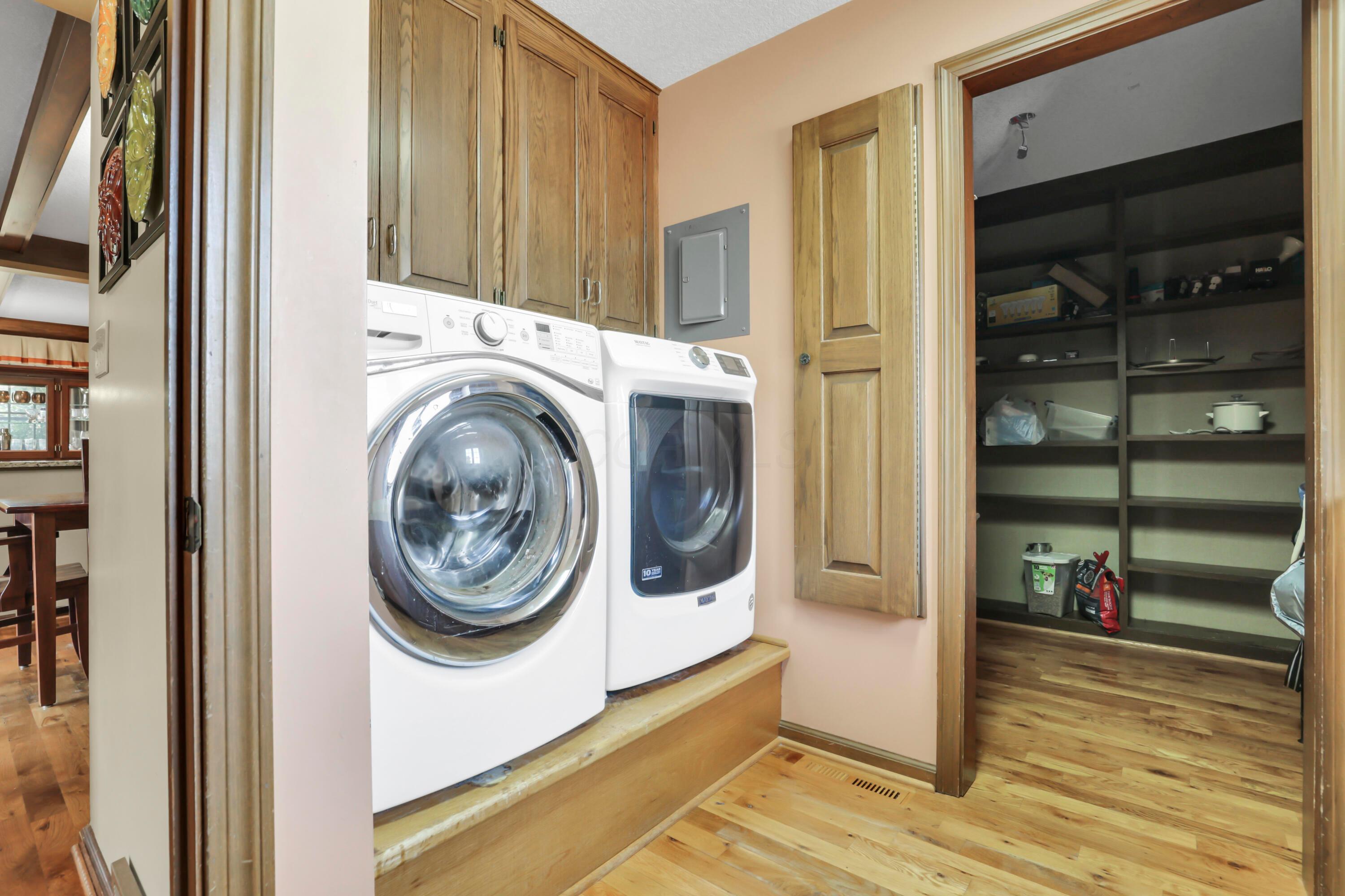 Newark, Ohio, 43055, United States, 5 Bedrooms Bedrooms, ,6 BathroomsBathrooms,Residential,Active,1909629